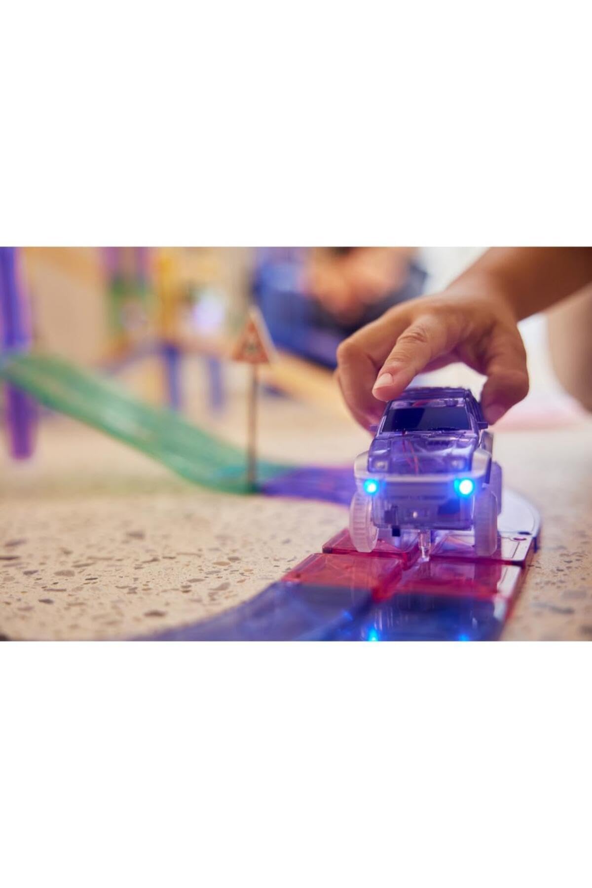 Kit autostrada in colori pastello, 80 pezzi, giocattolo magnetico da corsa con auto, segnali stradali, robusto giocattolo educativo, mattoncini magnetici durevoli, per bambini dai 3 anni