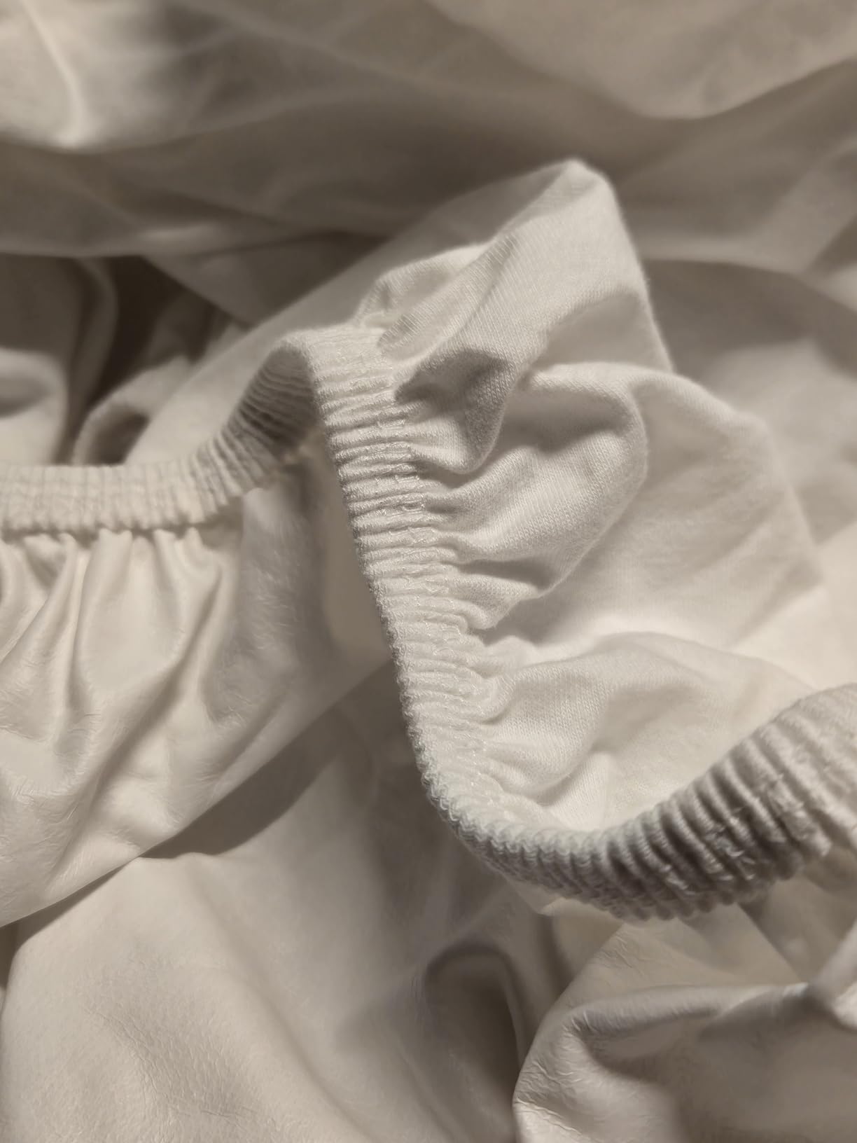 "La Sábana Mágica de Bisoo" Sábana Bajera Ajustable Top Impermeable 2en1