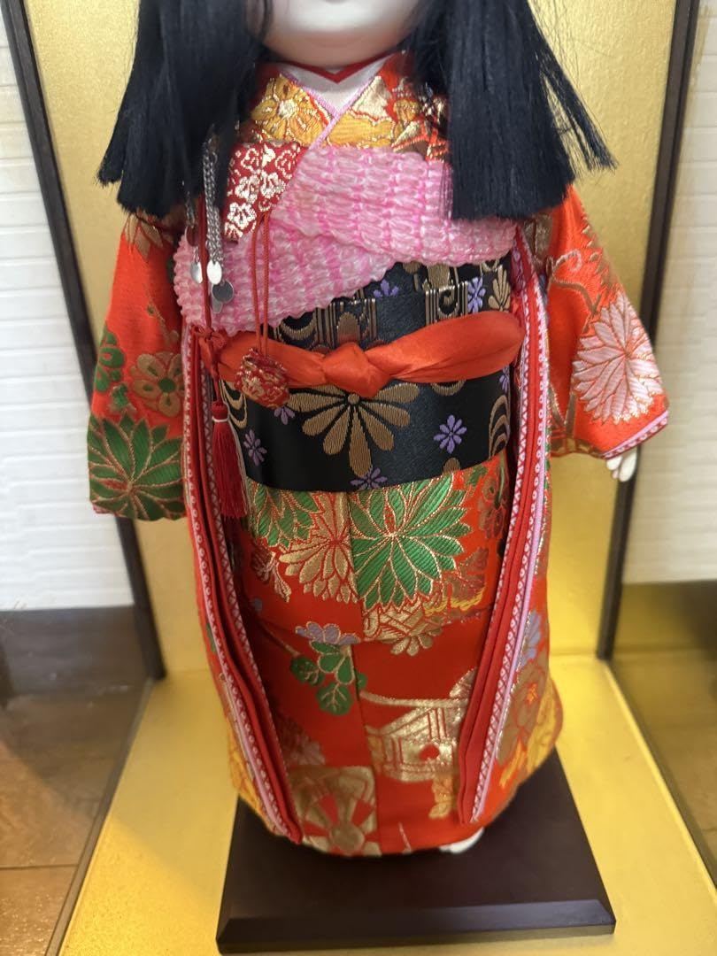 市松人形 赤い着物 ガラスケース入り Amazon | 市松人形 赤い着物 伝統的な本人形 40〜50年前? ガラス