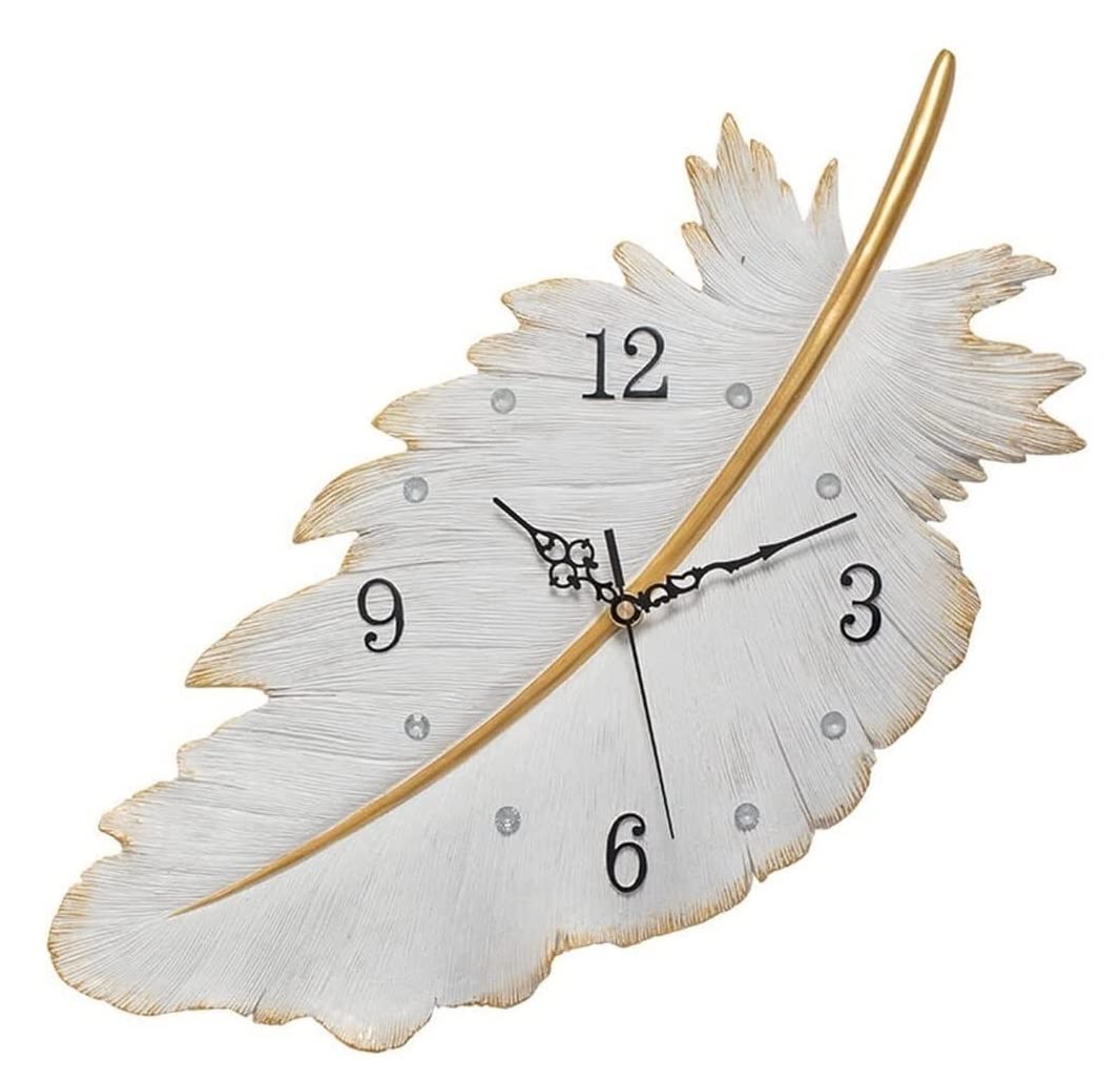Horloge murale de salon pour créer un espace moderne chaleureux