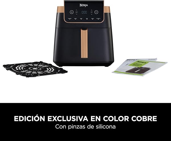 Vista detallada del cajón de 6,2L de la freidora Ninja MAX PRO con pinzas de silicona incluidas.