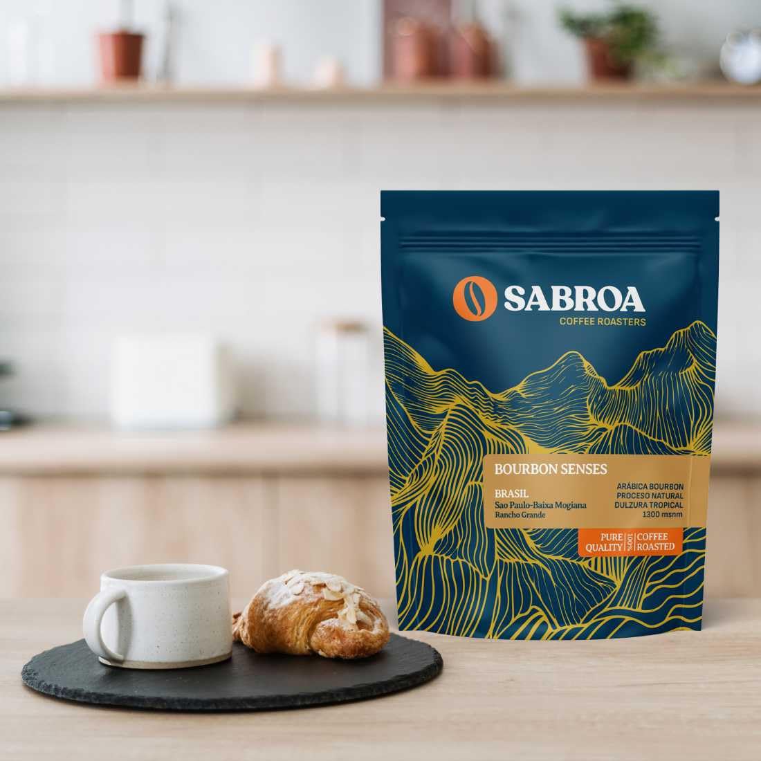 Cafe en Grano Natural de Especialidad 100% Arabica Tueste Natural y Artesanal con Sabor Intenso Acidez Equilibrada para Todas las Cafeteras 250g Gran altitud Origen Brasil - SABROA