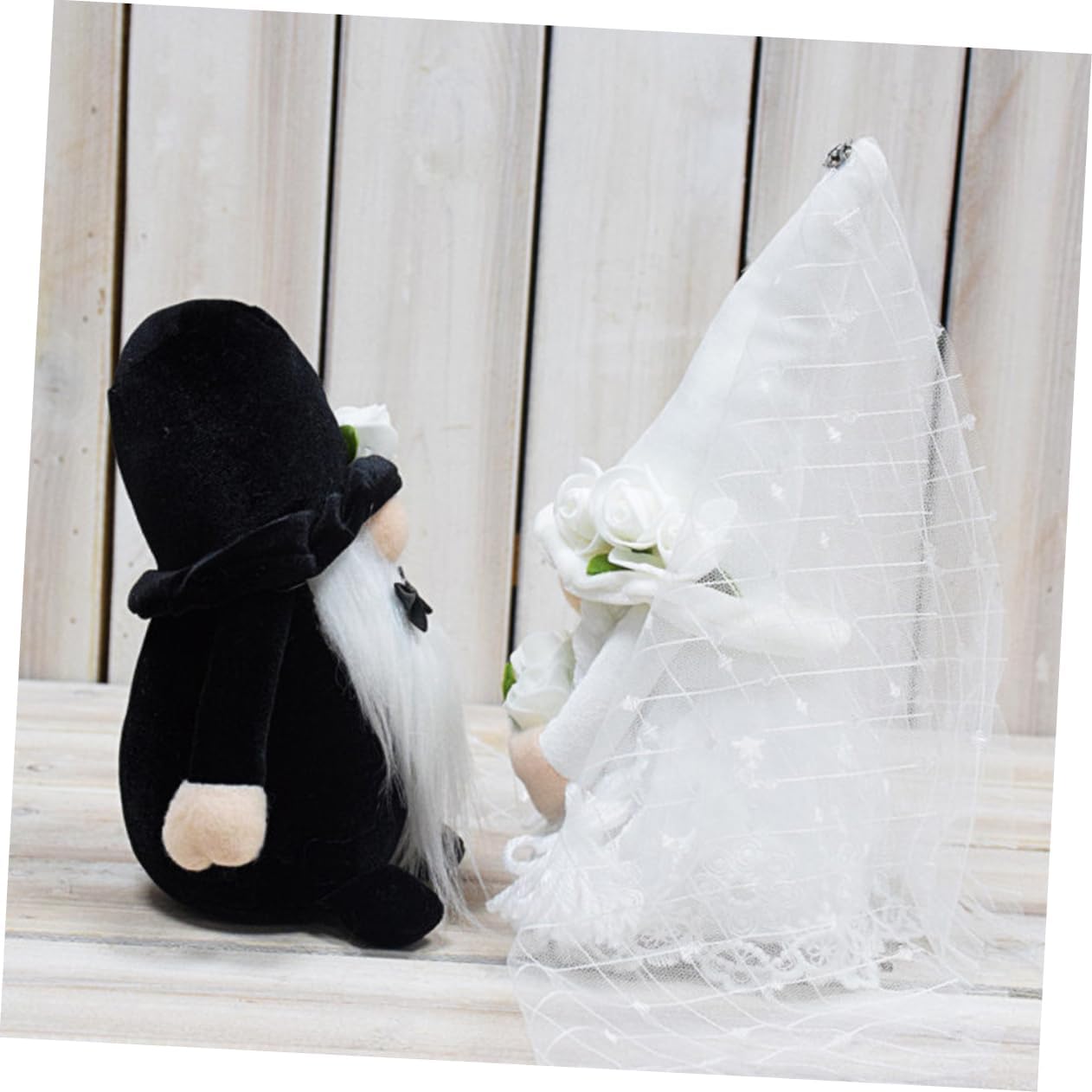 2pcs Wedding Gnomes Plush Doll Decoration for Bride Groom Charming Bridal Gnome Ornaments for Home Wedding Tabletop Centerpiece for Celebrations