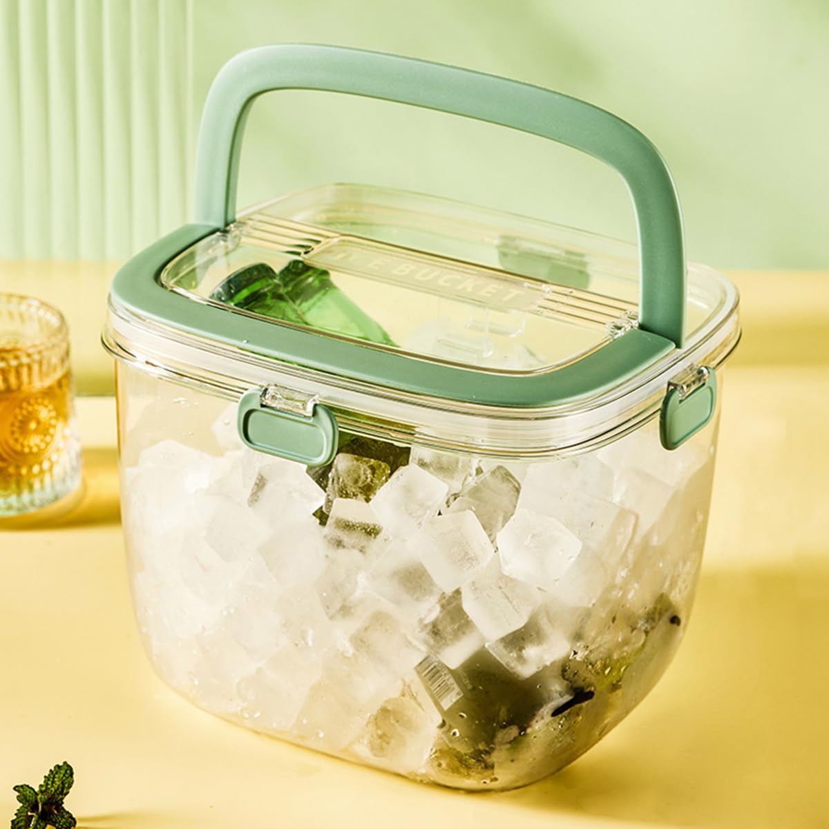 Amazon｜アイスペール 蓋付き プラスチック製 クリア 氷入れ トング