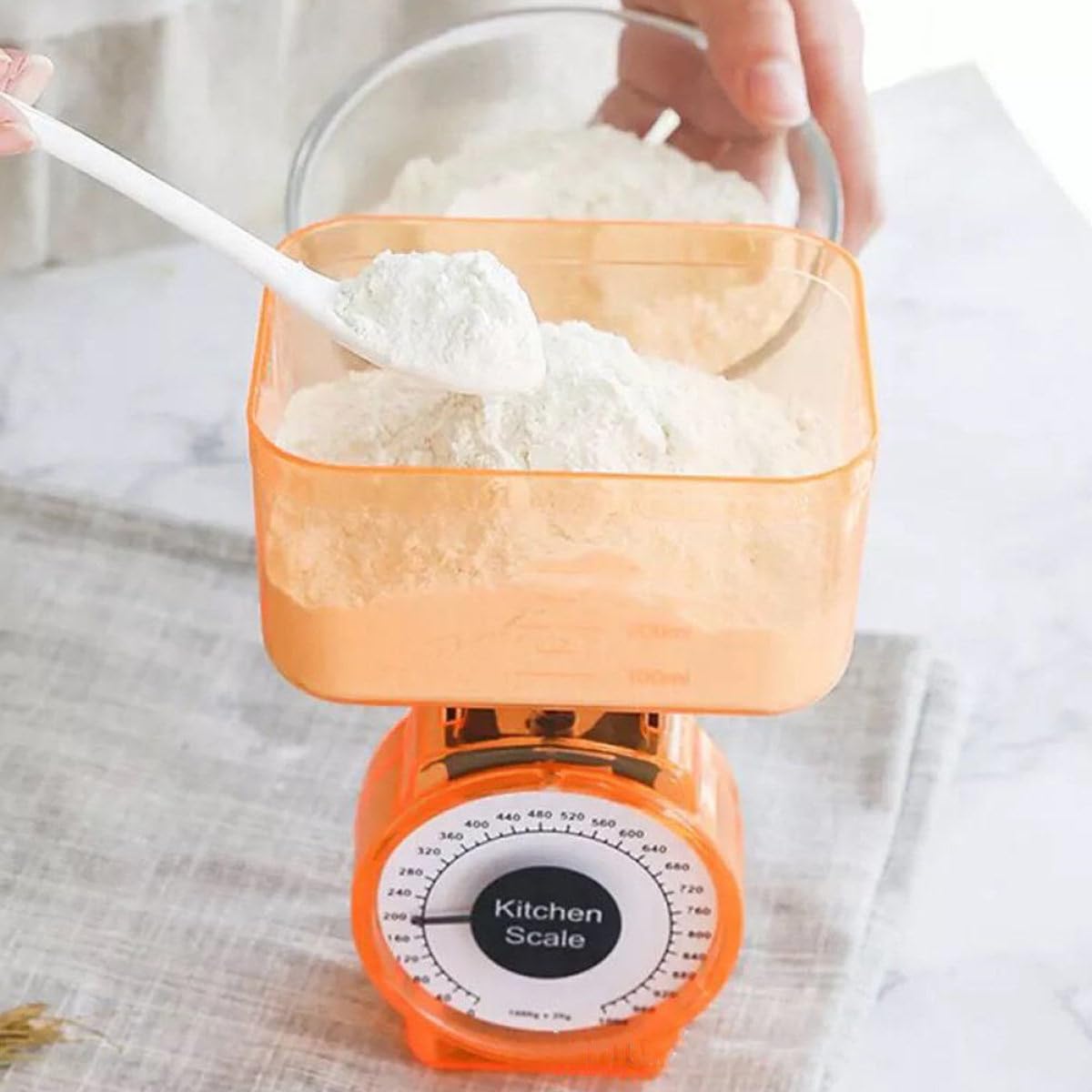 GANAZONO Bilancia da Cucina Multifunzionale 1kg in Plastica, Bilancia Alimentare Meccanica per Pasticceria e Cucina Professionale, Adatta a Casa e Ristoranti Colore Casuale