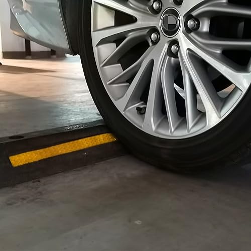 Miniatura 7 de ATPEAM Tope de goma para suelo de vehículo, paquete de 2 bloques de estacionamiento negros con rayas reflectantes amarillas para automóvil, camión,