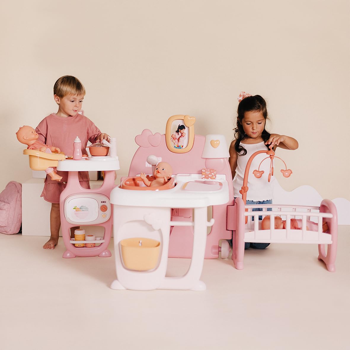 Smoby - Baby Nurse - Grande Maison des Bébés - pour Poupons Jusqu'à 42 cms - 19 Accessoires - Matière Recyclée - A Partir de 3 Ans - Fabrication Française