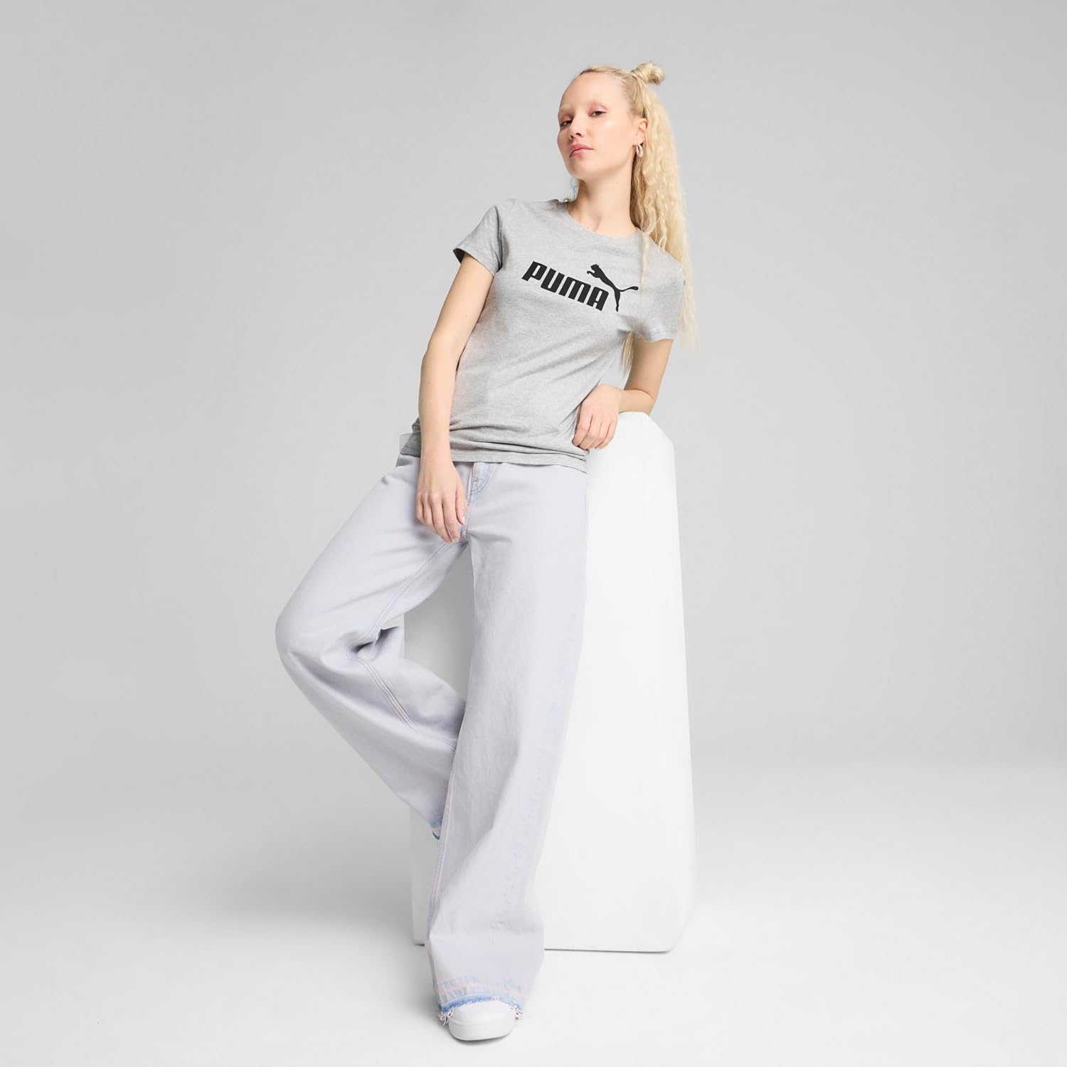 Camiseta Puma Ess No. 1 Logo Feminina Camiseta Puma Ess No. 1 Logo Feminina