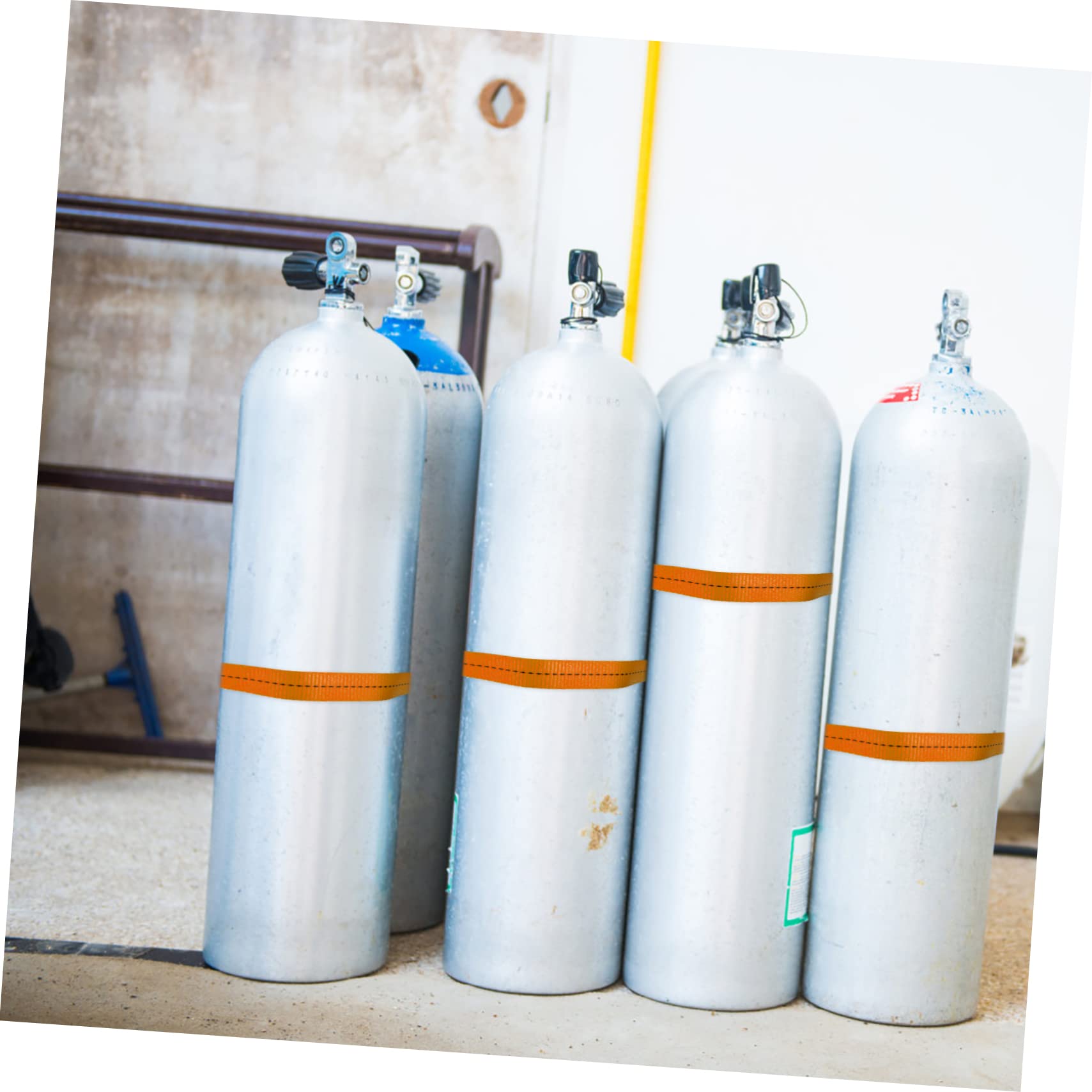 Zerodeko Supporto Per Bombola Di Propano 40l a Parete Con Cinghia Di Sicurezza, Struttura in Abs e Pp Resistente, Facile Da Installare Per Bombole Di Gas e Serbatoi Industriali