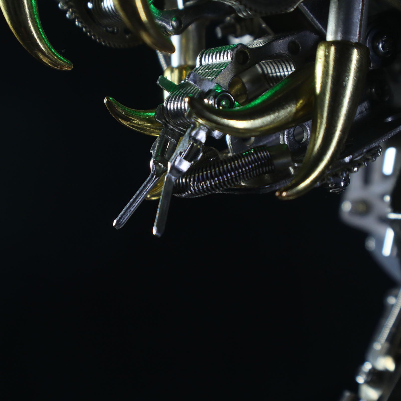 Metalowe puzzle 3D dla dorosłych, mechaniczny model montażu węża kobry, rękodzieło, łamigłówka - idealna dekoracja biurka i prezenty (410 sztuk, z podstawą)