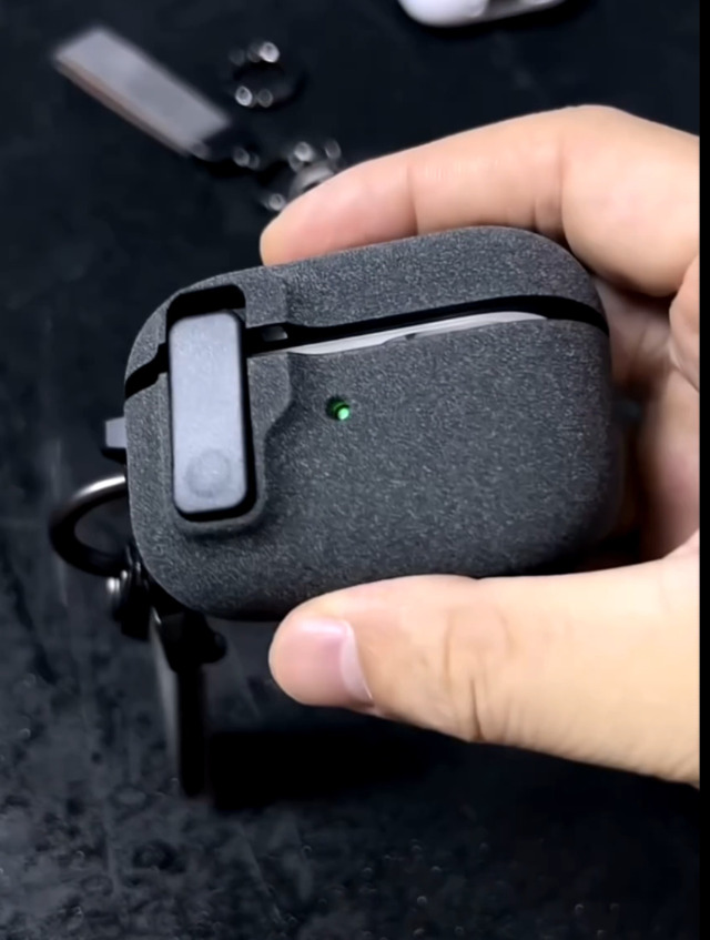 Amazon | AirPods Pro 2 ケース 安全ロック付き 自動弾蓋 エアーポッズ