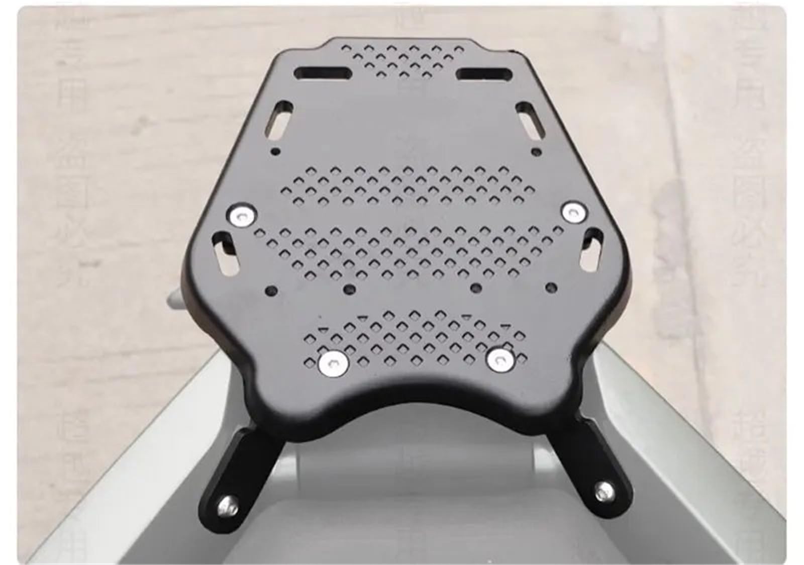 Produktbild von EHYSYN Hintersit Gepäckträger Fit Für ZONTES 368G 368-G Motorräder Hinten Regal Schwanz Box Gepäck Rack Boden Platte Motorrad-Hintersitzhalterung(Carbon Steel