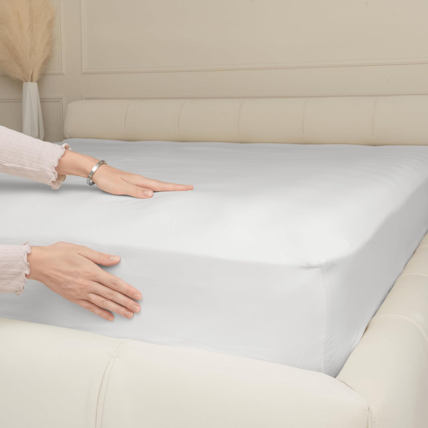 Organic Cotton Queen Fitted Sheet - 400 Thread Count, 100% GOTS Certified Organic Cotton, Breathable, Unbleached, All-Natural, Cooling Sateen Fitted Sheets with Elastic (Queen - Off White)