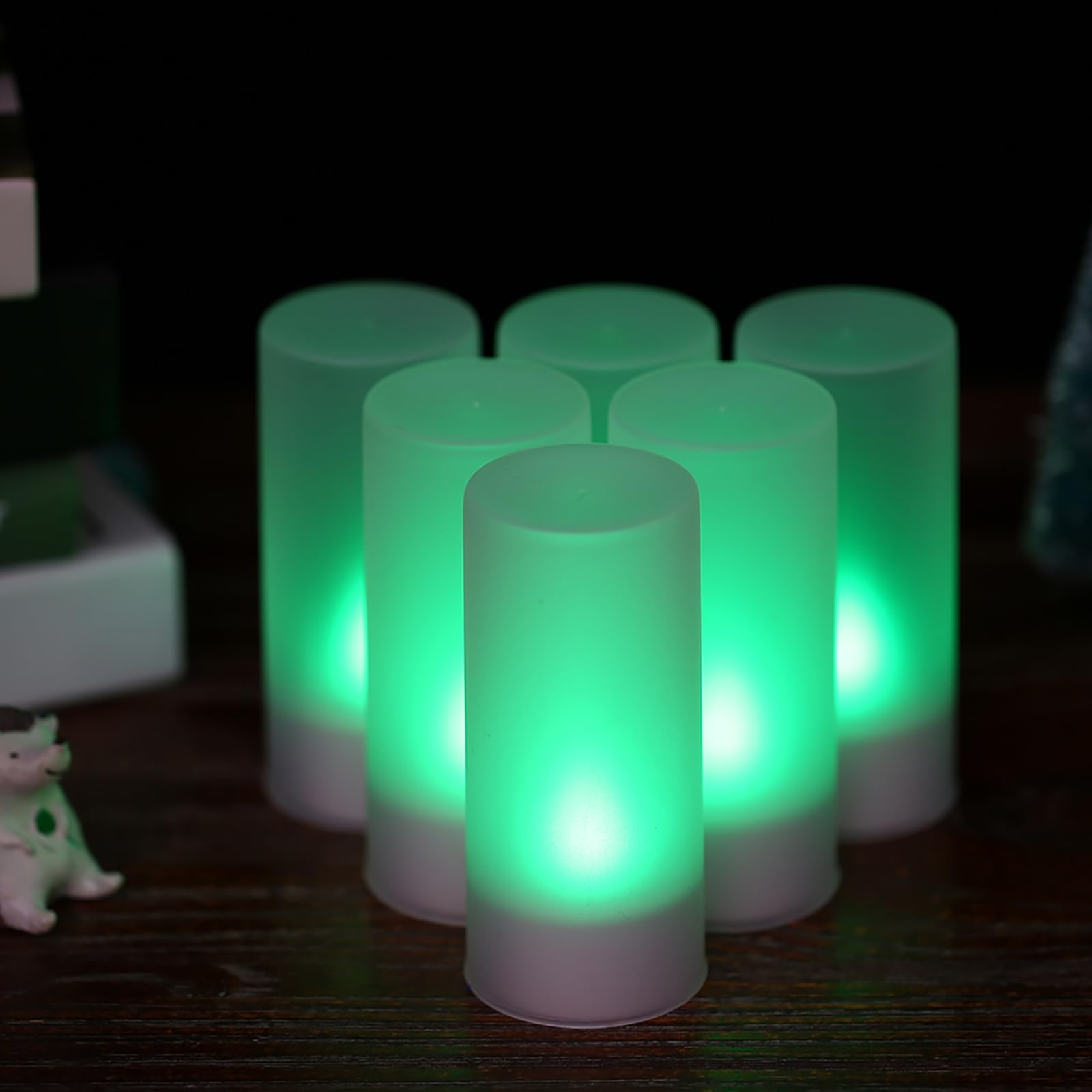 Lot de 6 bougies chauffe-plat LED rechargeables à changement de couleur vacillante sans flamme avec télécommande USB 5 V Base de charge pour fête de Noël, vacances, festivals, mariage