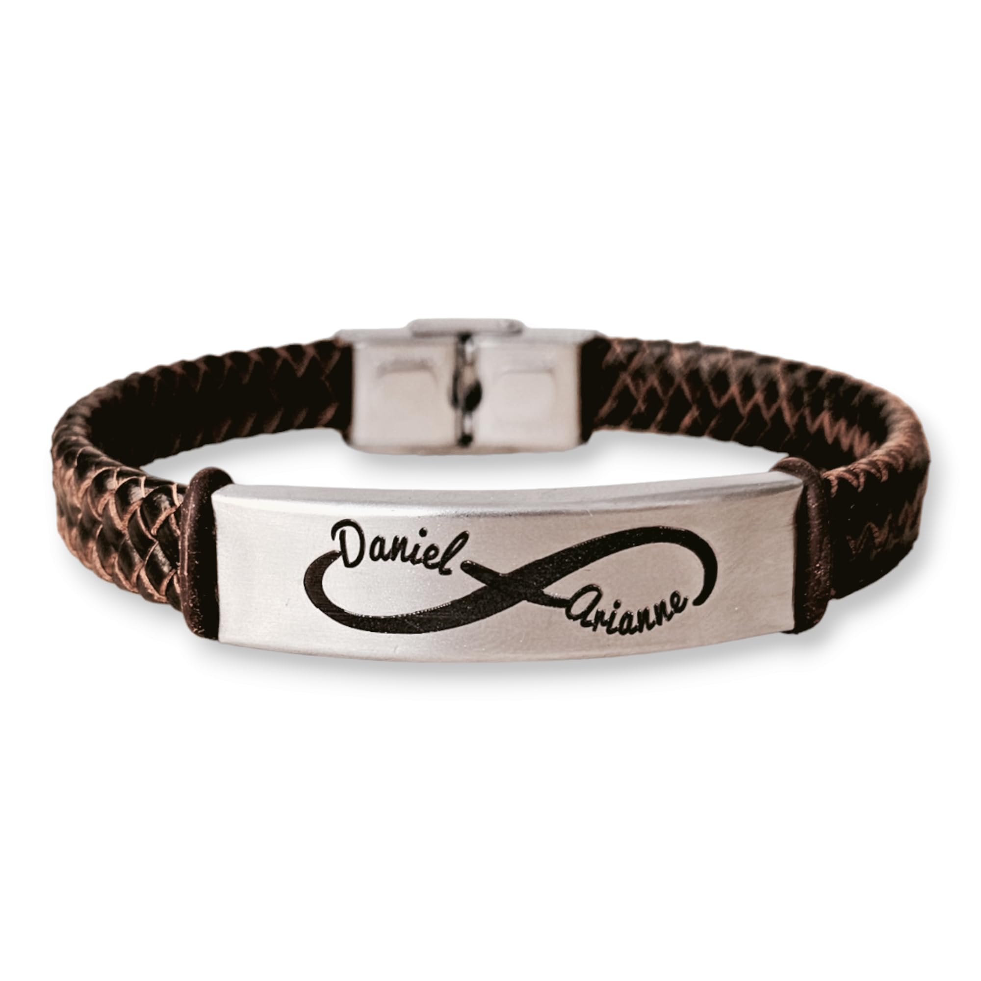 Pulsera de cuero personalizada con los nombres insertados en un infinito. Regalos de San Valentín. Regalos para enamorados. (Marrón)