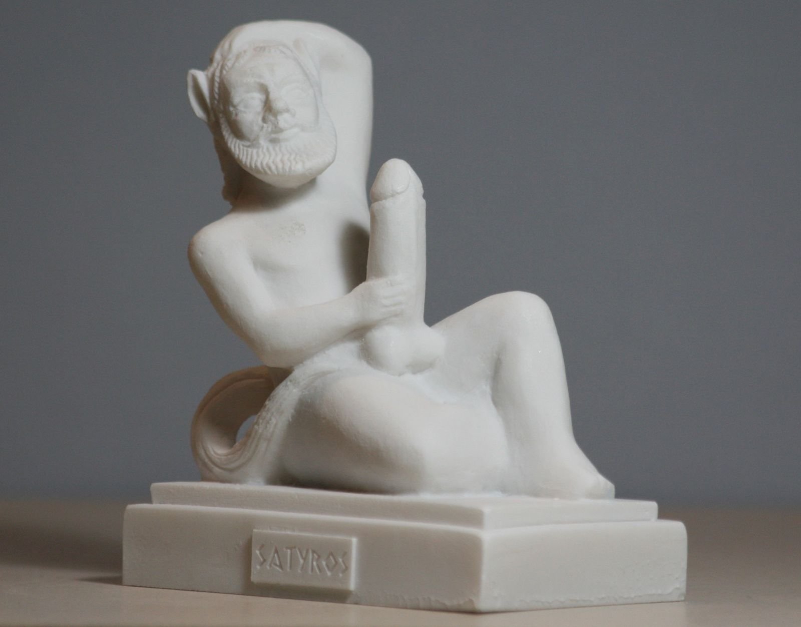 greekartshop Satyr Faunus Faun Phallus nackt männliche Alabaster-Statue Skulptur 11 cm