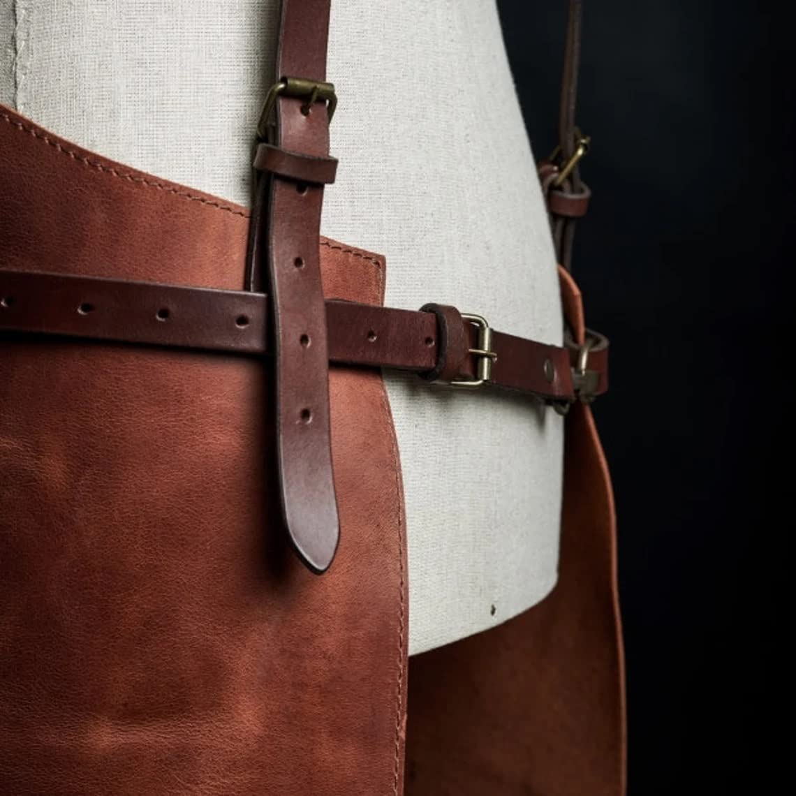 Number Seven Delantal de cuero para barbacoa, delantal de cocina para cocineros, delantal de barman, regalo de chef, ajustable de S a 4XL para hombres y mujeres, marrón, grande