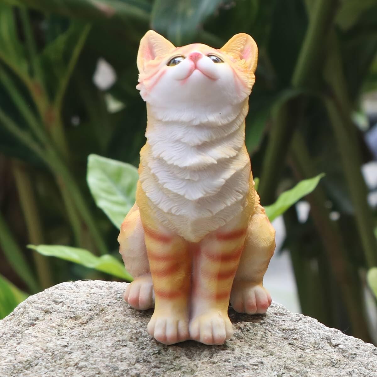 フィギュア 空を見上げる猫 キジトラ 樹脂像 ネコ 置物 14cm かわいい