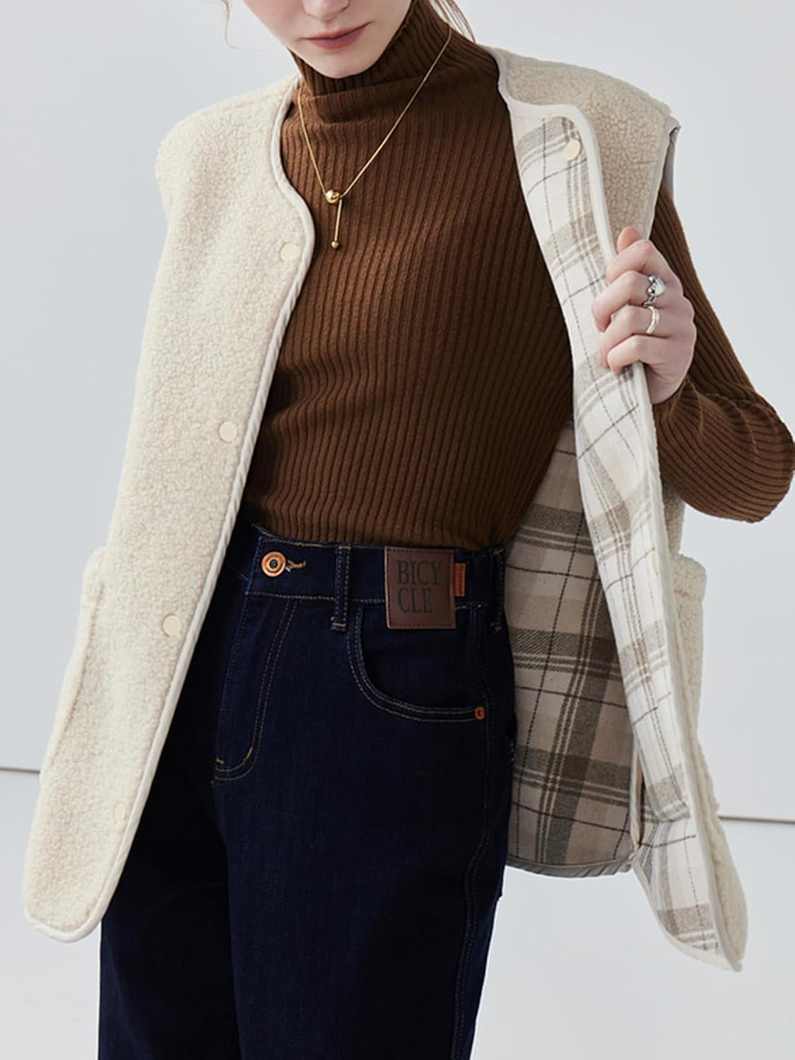 CUFEZN Women's Fleece Sherpa Vest Fuzzy Button Down Sleeveless Warm Jacket Reversible Plaid Gilet Outerwear with Pockets - Image 3