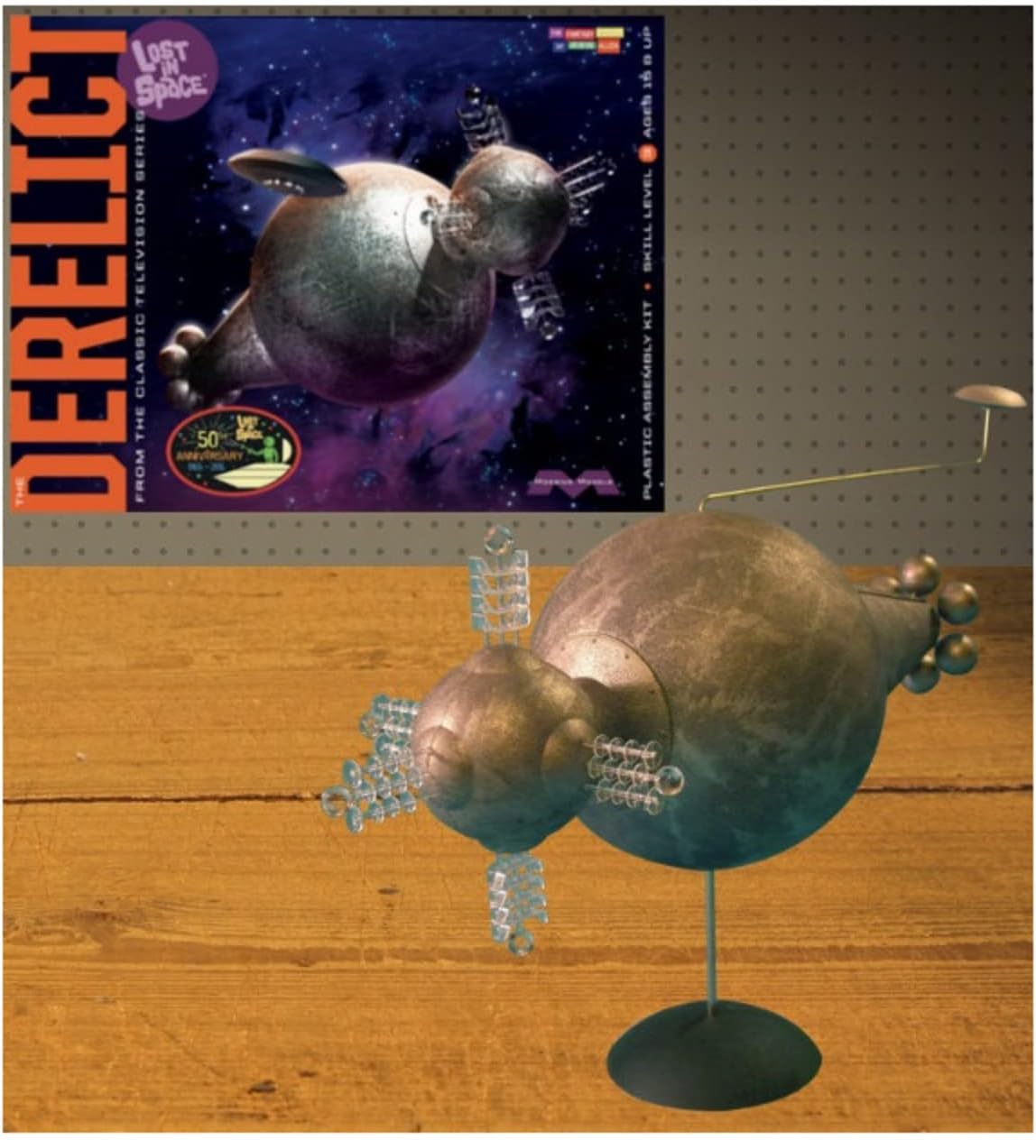 Lost in Space Derelict and Jupiter 2 1:350 Scale Model Kit