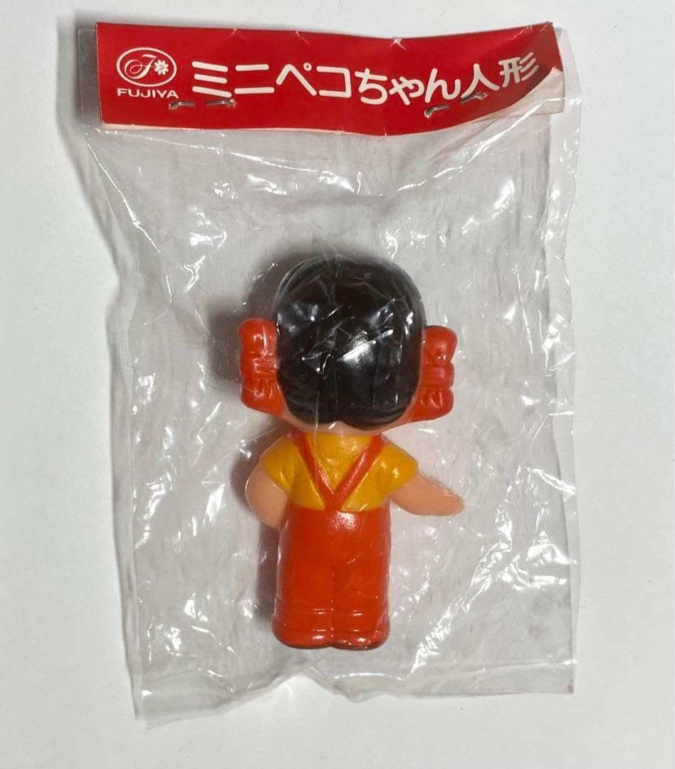 不二家 ペコちゃん 花持ち ソフビ人形 貯金箱 9．1cm 当時物 企業