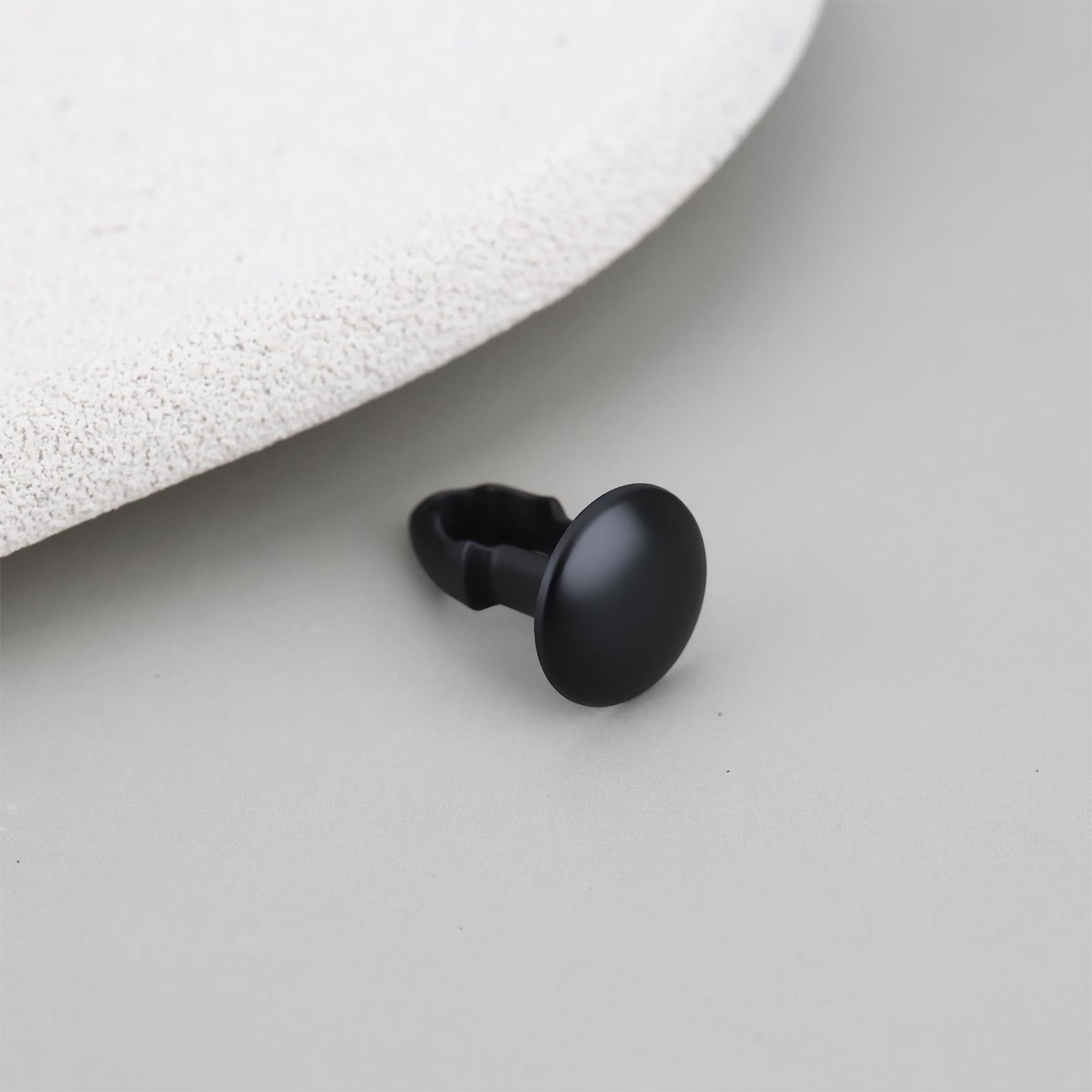 Zestaw nakrętek rowerowych do butelek na wodę, 10 szt., 8 x 12 mm, czarne | Plastikowe klipsy