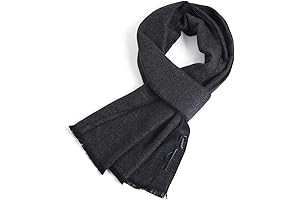 Warm and Stylish: A Men's Gray Scarf for Winter Comfort