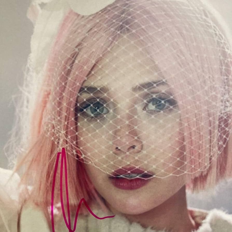 セール中…エリザベス・オルセン直筆サイン入り写真Elizabeth Olsen セール中…エリザベス・オルセン直筆サイン入り超大型写真