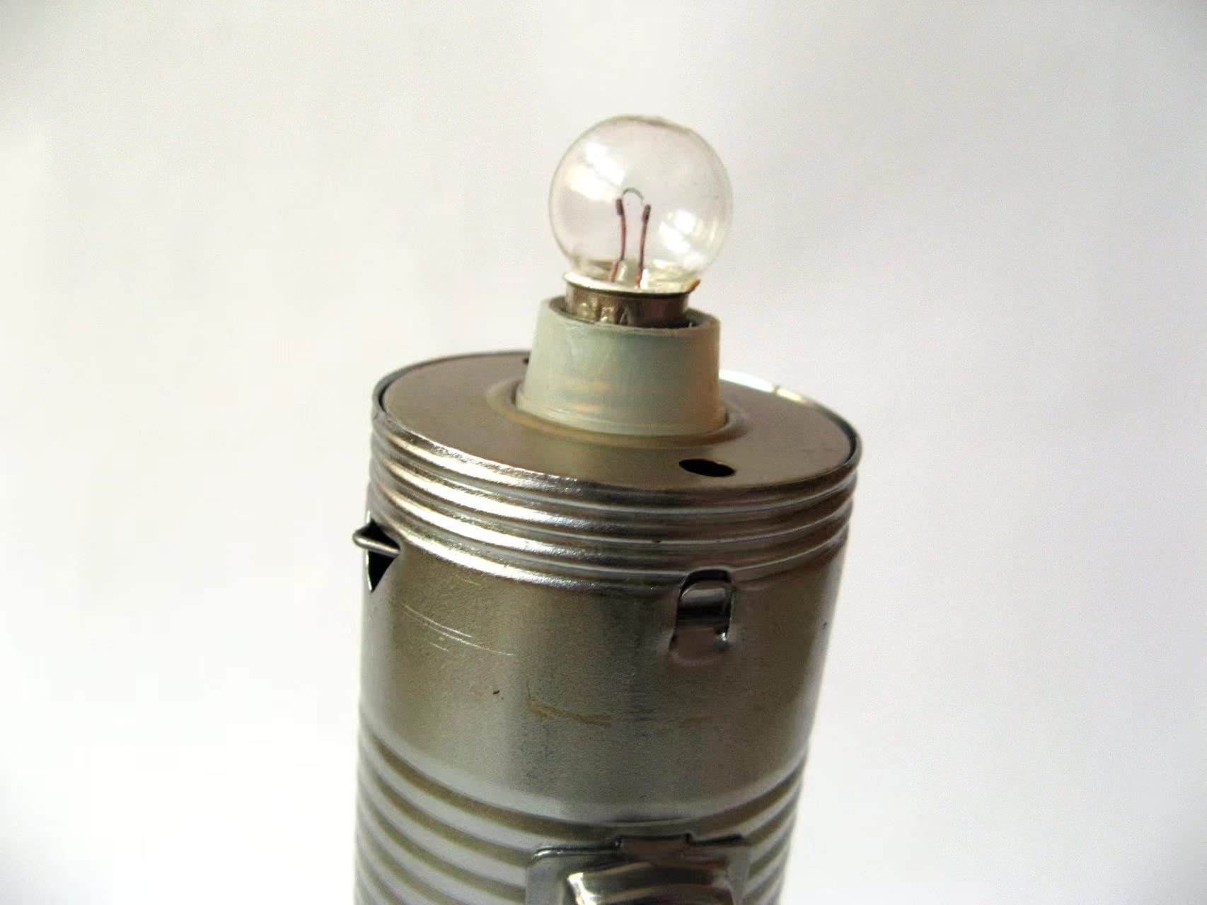 Retro nostalgische tragbare Taschenlampe, altmodische nostalgische Taschenlampe, Vintage-Stil, einfache Outdoor-Haushalts-tragbare Taschenlampe im alten Stil, leistungsstarke helle Taschenlampe, Tasch