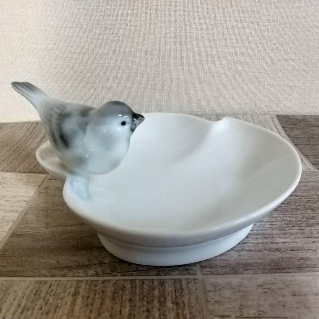 深川製磁 彫刻皿 釉彩小鳥 雀 最終お値下げ【美品 名品】深川製磁 釉彩小鳥 彫刻皿 雀 鳥 小皿