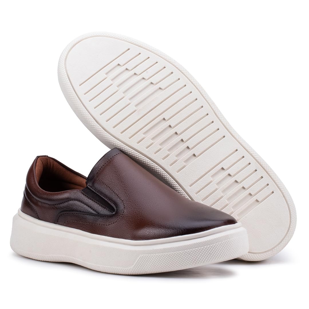 Kit 2 Tênis Slip On Iate Masculino Couro Confortável Calce Fácil em promoção! Veja a oferta e mais achadinhos de Tênis 4 Hoje é o melhor dia para comprar Kit 2 Tênis Slip On Iate Masculino Couro Confortável Calce Fácil com aquele preço maroto! Promoção! Aproveite a oferta! 4
