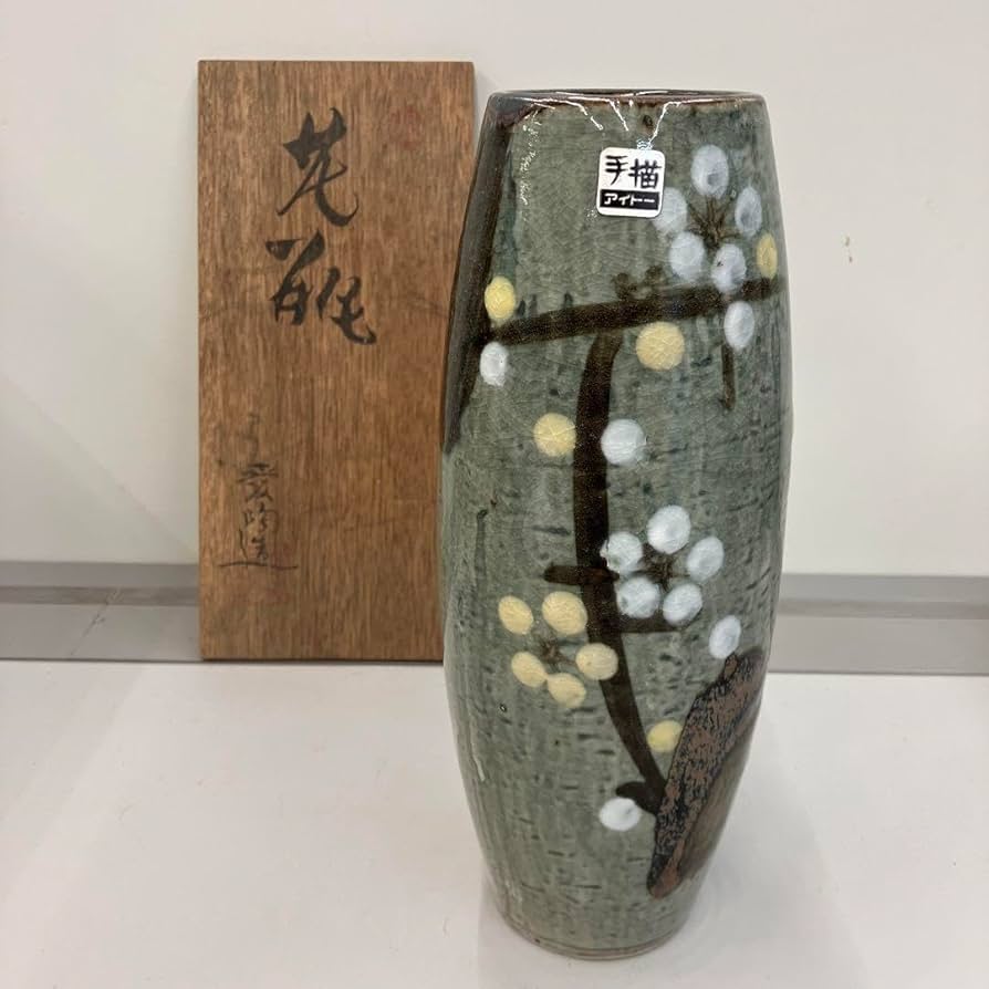 Amazon.co.jp: 昭和レトロ 陶器製 アイトー 手描 花柄 花瓶 花器