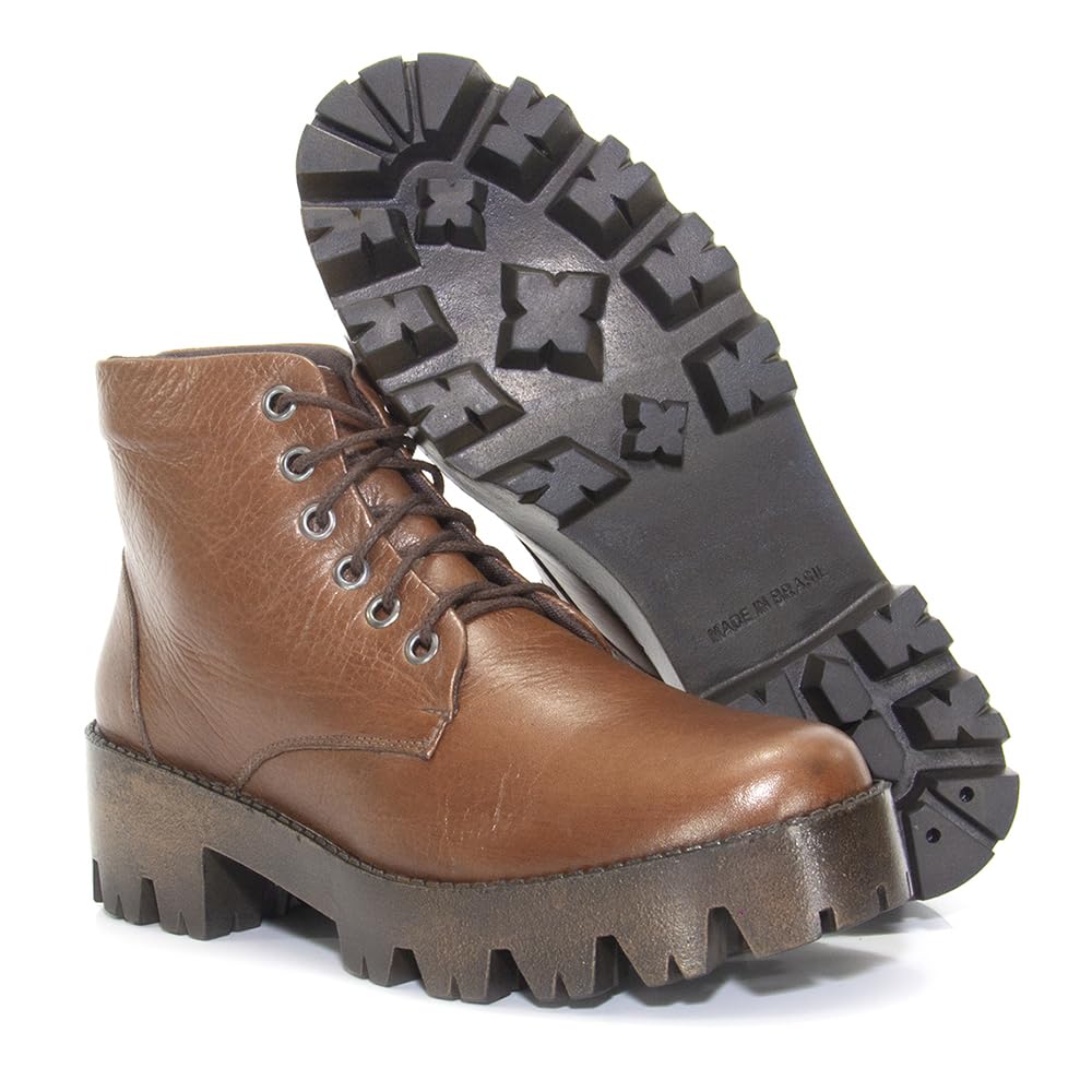Bota Coturno KRN Shoes de Couro Cano Curto Lisa com Sola Alta Tratorada em promoção! Veja a oferta e mais achadinhos de Botas 2 Hoje é o melhor dia para comprar Bota Coturno KRN Shoes de Couro Cano Curto Lisa com Sola Alta Tratorada com aquele preço maroto! Promoção! Aproveite a oferta! 2