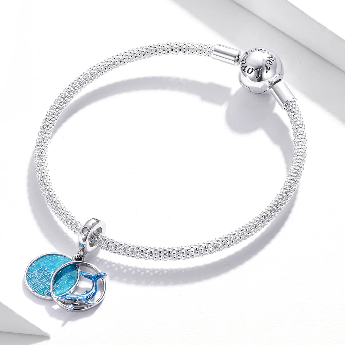 Ciondolo a forma di balena blu oceano in argento sterling 925 smaltato per bracciale rigido da donna.