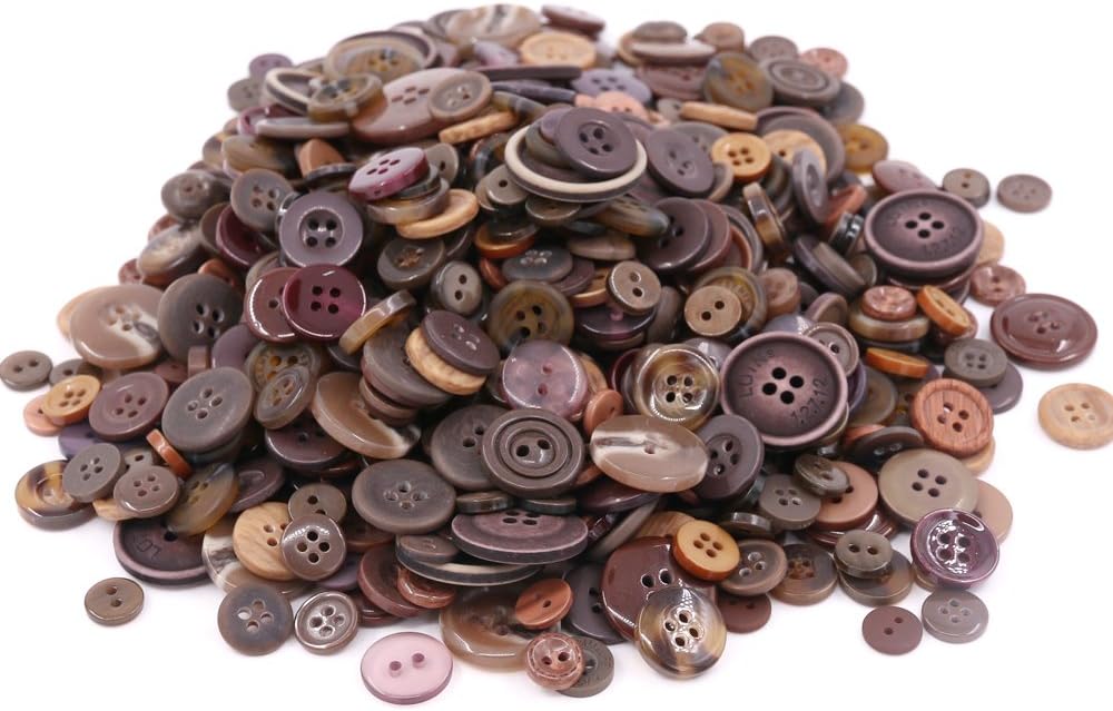 Rustark 650Pcs Brown Resin Buttons Favorite Findings Basic Buttons 2 and 4 Holes Craft Buttons for Arts, DIY Crafts, Decoration, Sewing - Sizes Range from 0.28 to 1.18 Inch
