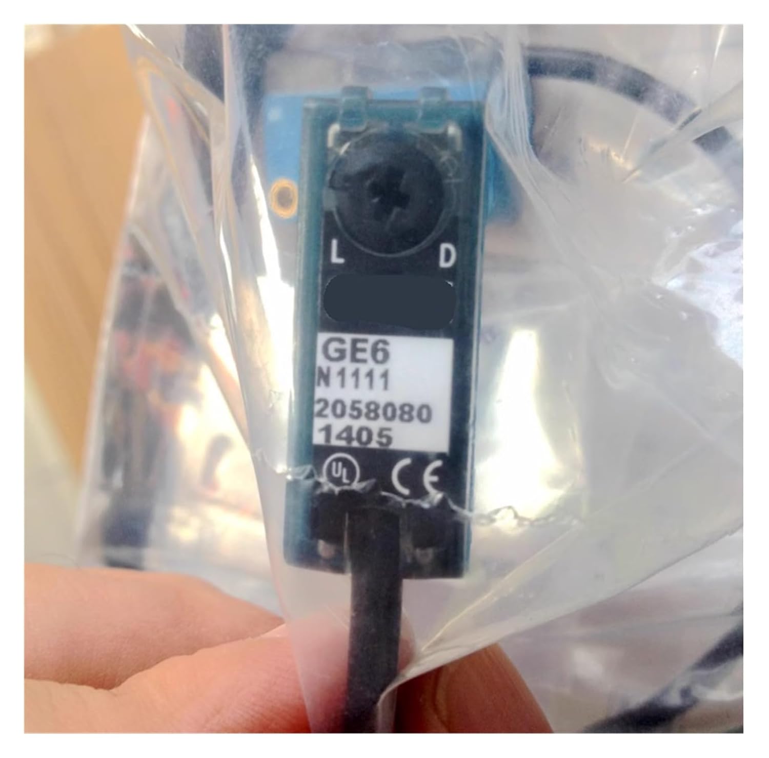 1PCS GSE6-N11112 GSE6-P1112 photoelectric Switch(GSE6-P1112)