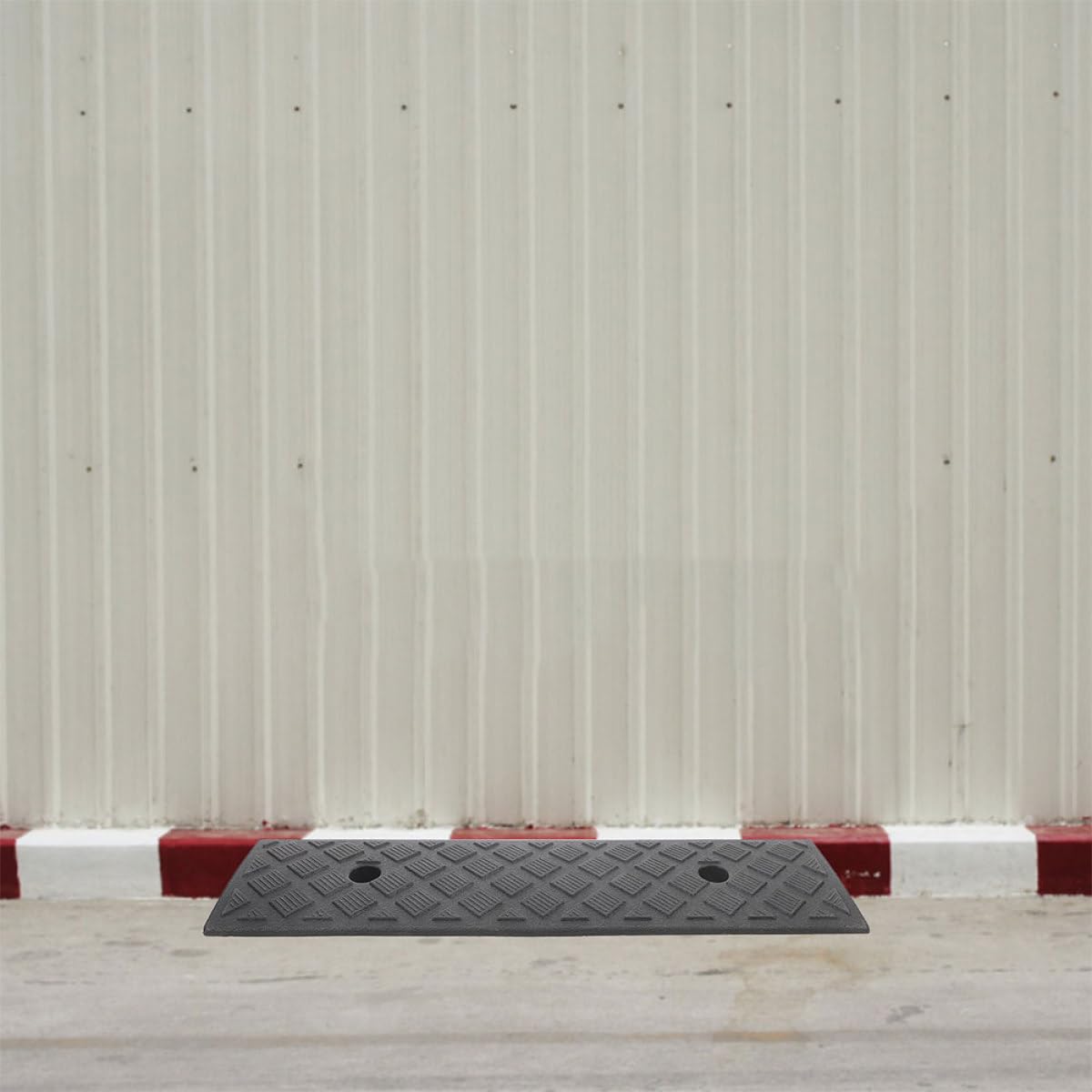 2 Pezzi Pedana per Auto in Plastica Nera 50x13x3 Cm, Rampe di Accesso Antiscivolo per Gradini Interni e Marciapiedi, Portatile e Resistente per Scooter, Bicicletta, Veicoli a Due