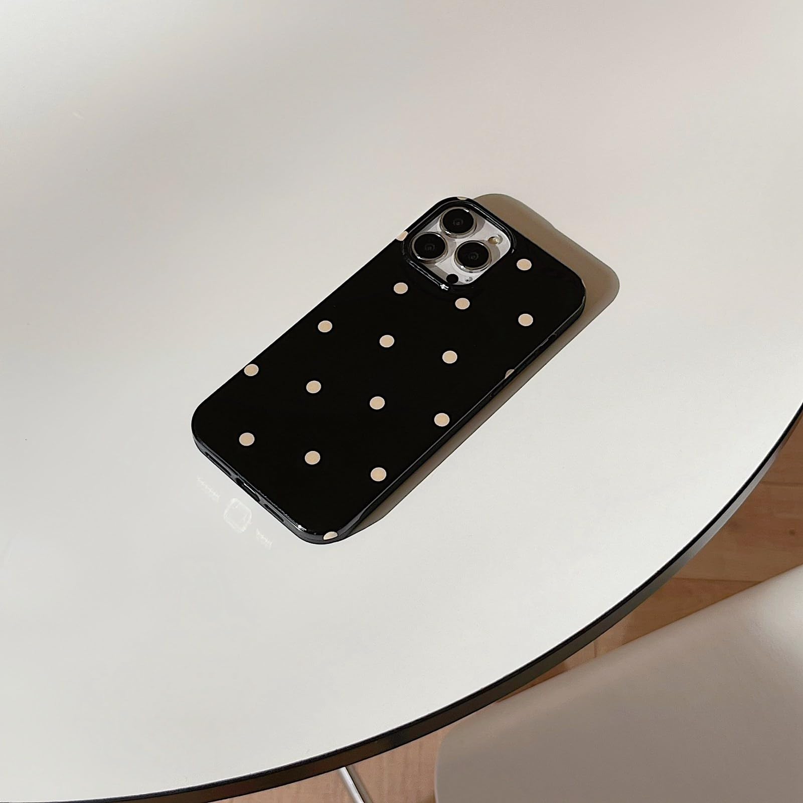 urban Polka Dots スマホケース iPhone13 White Polka Dots iPhone 13 Case | Caseco Inc.