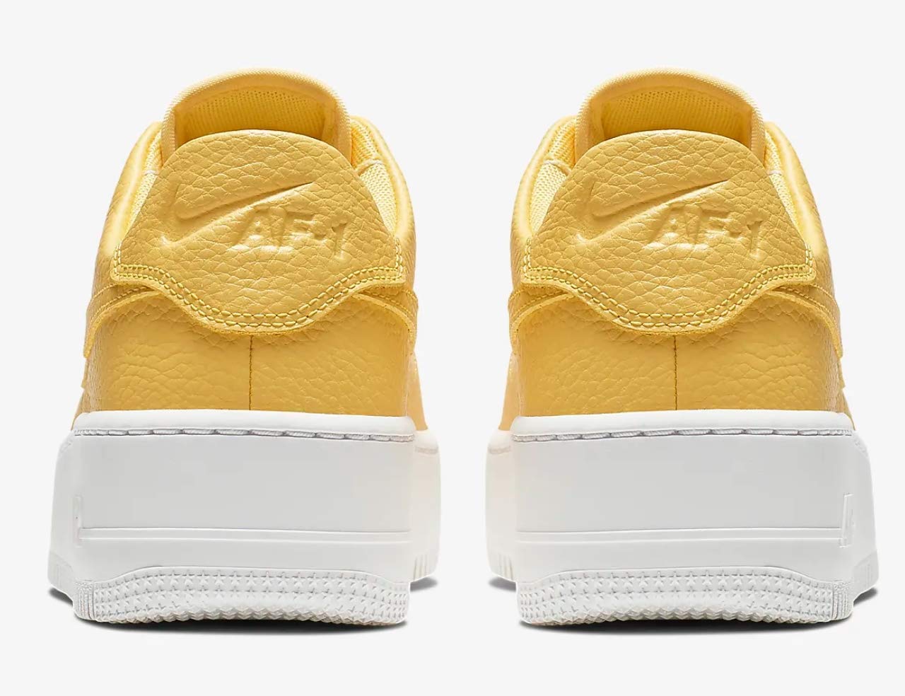 Nike W AF1 Sage Low Zapatillas de Baloncesto, Mujer, Multicolor (Topaz Gold/Topaz Gold/White 700), 35.5 EU (2.5 UK)