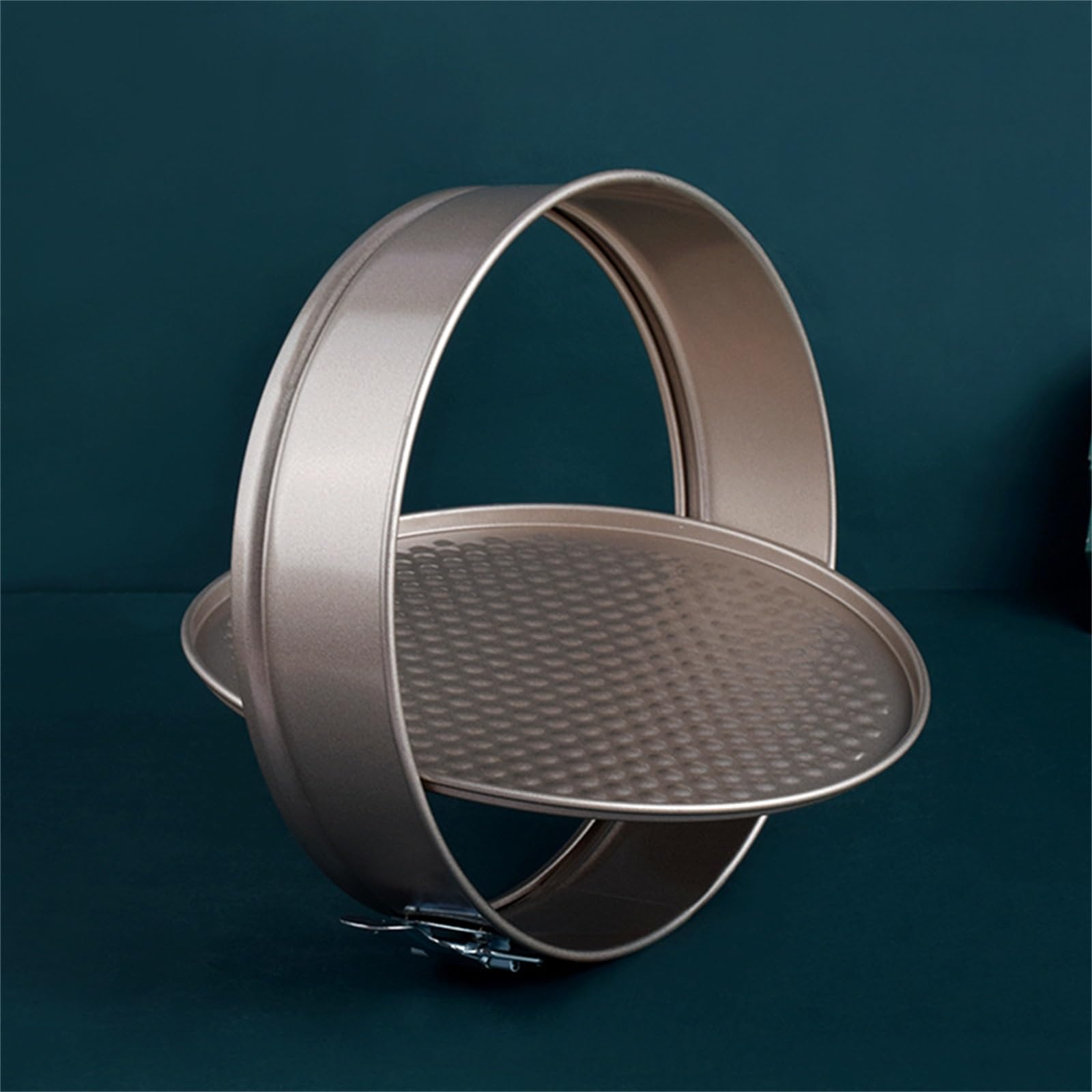 Backform für Kuchen Set mit 3 goldenen, antihaftbeschichteten, runden Kuchenformen mit Schnalle und Mousse-Kuchenring, 24 cm, 26 cm, 28 cm