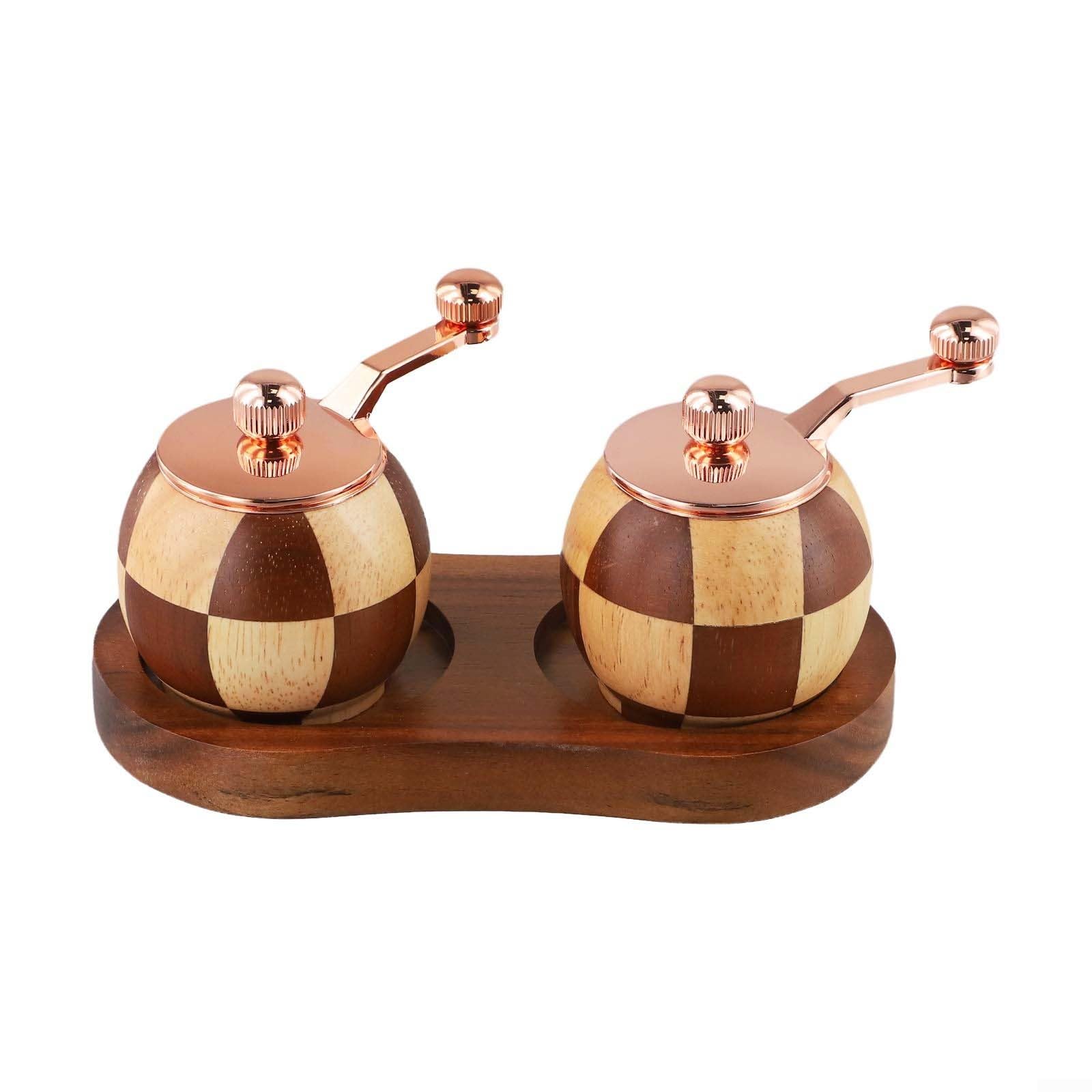 Molinillo de sal y pimienta de madera maciza con patrón de tablero de ajedrez, molinillo manual de especias para cocina, mecanismo de cerámica ajustable, 15 cm (dos juegos + base)