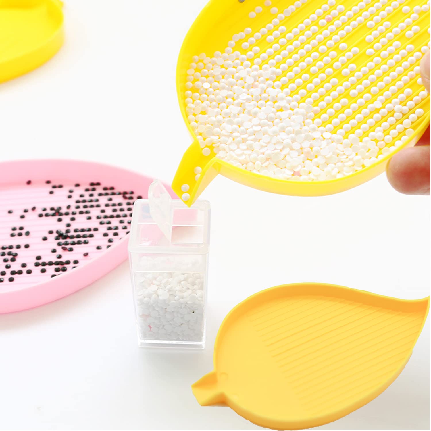5 Vassoi Per Perle E Diamanti - Bianchi, 9.8x5.5 Cm, Per Nail Art, Fai-Da-Te, Organizzazione Accessori - Foto 9