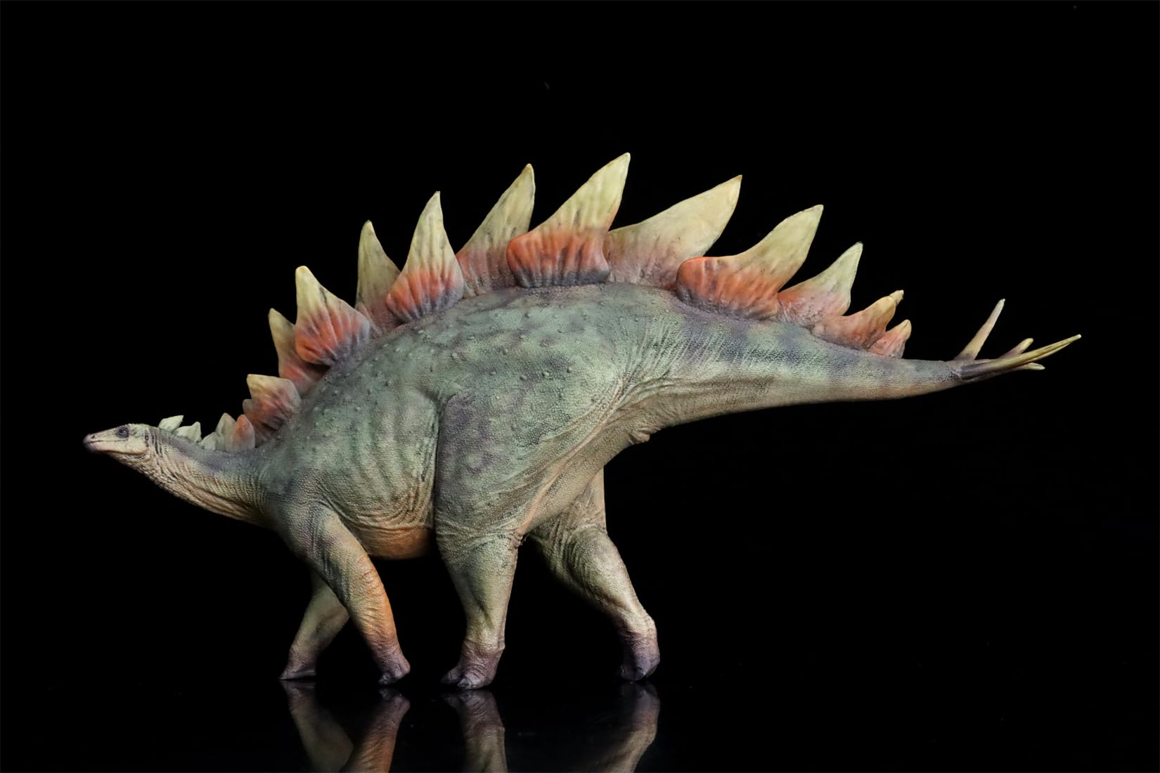 AMITD Figura decorativa de dinosaurio a escala 35 de estegosaurio (095 verde)