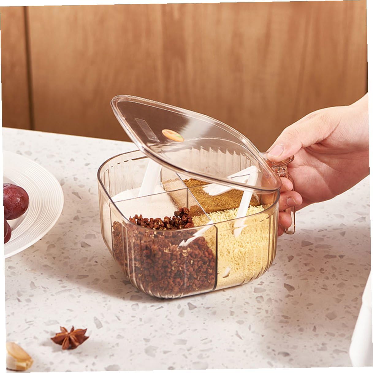 VILLCASE Amber 4-compartment Divided Condiment Storage Container, Household Kitchen Spice Organizer with Lid, Multi-function Salt and Seasoning Box for Camping and Daily Use