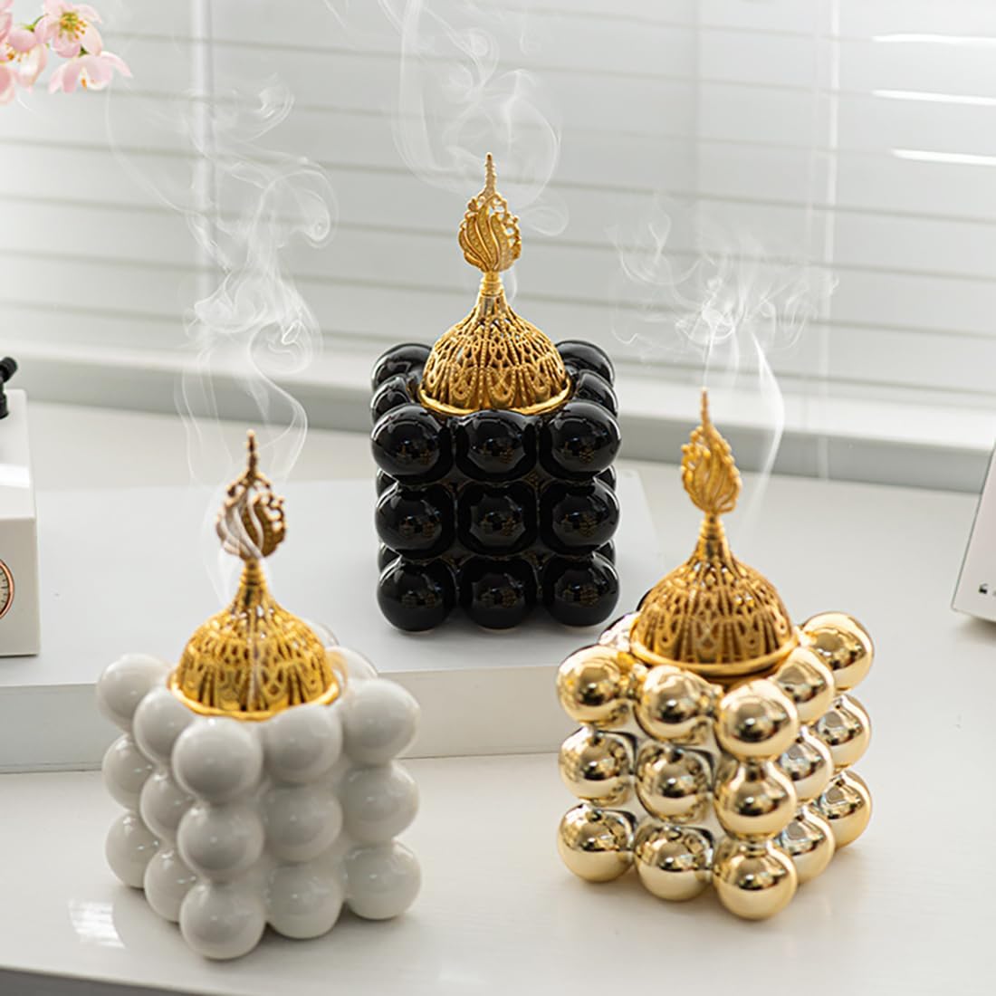 Ceramic Cube Golden Incense Burner Handheld Eid Incense Burner Middle East Arabian Festival Incense Holder Home Decoration Ornament Aromatherapy Furnace (White)