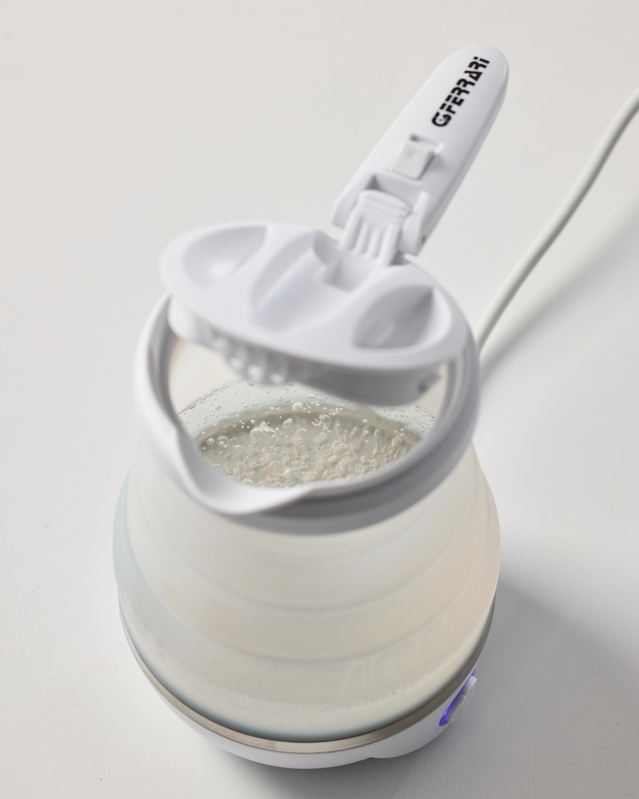 G3 Ferrari G10165 Bouilloire pliante en silicone « Compa », double tension, 0,8 litres, 750 W, Blanc
