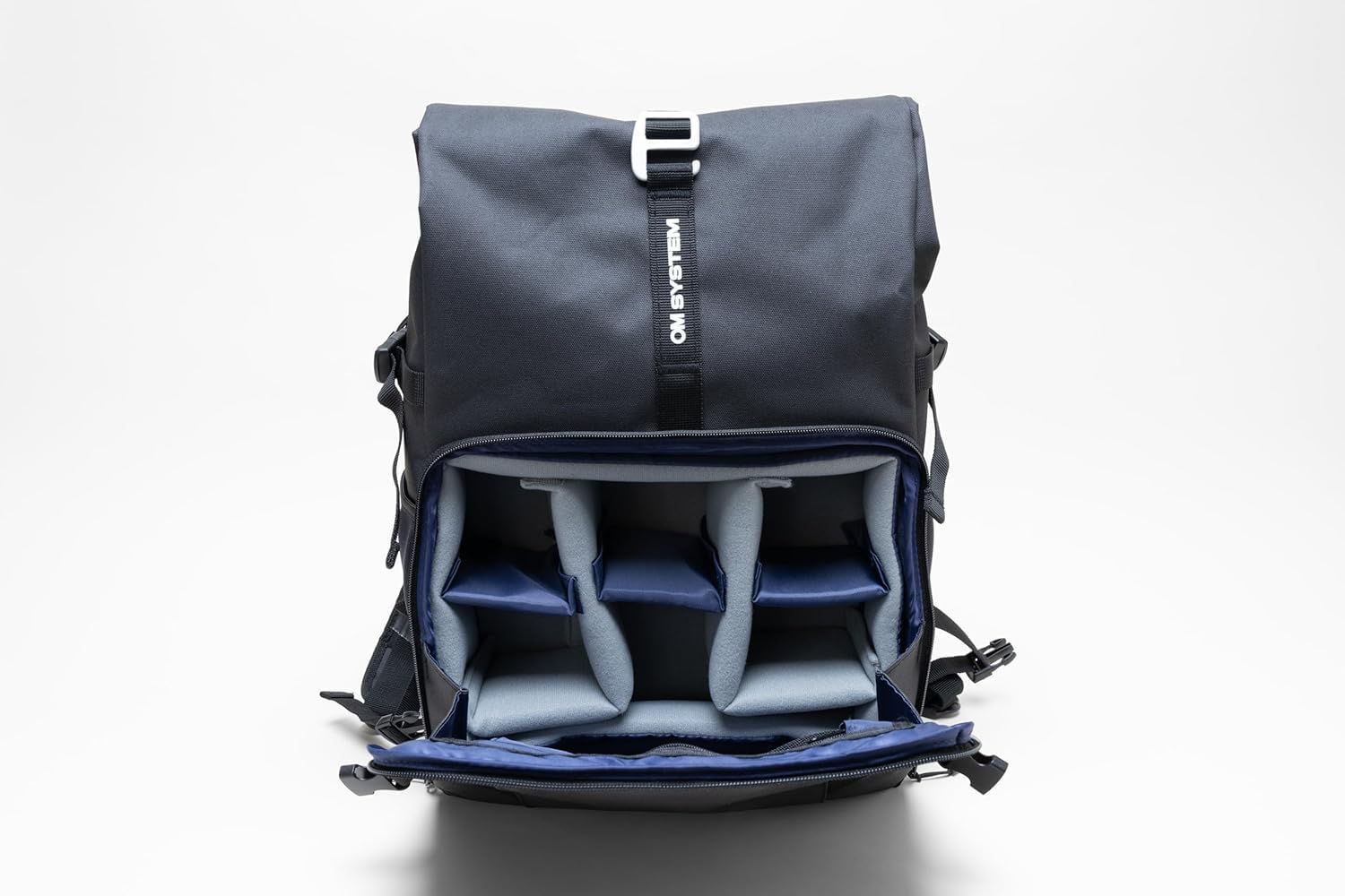 OM SYSTEM Kamera Rucksack mit Roll-Top Design – Fotorucksack | Wasserabweisendes Canvas-Nylon, herausnehmbares Kamerafach, Hüftgurt, breite Schulterpolster – für Foto & Outdoor