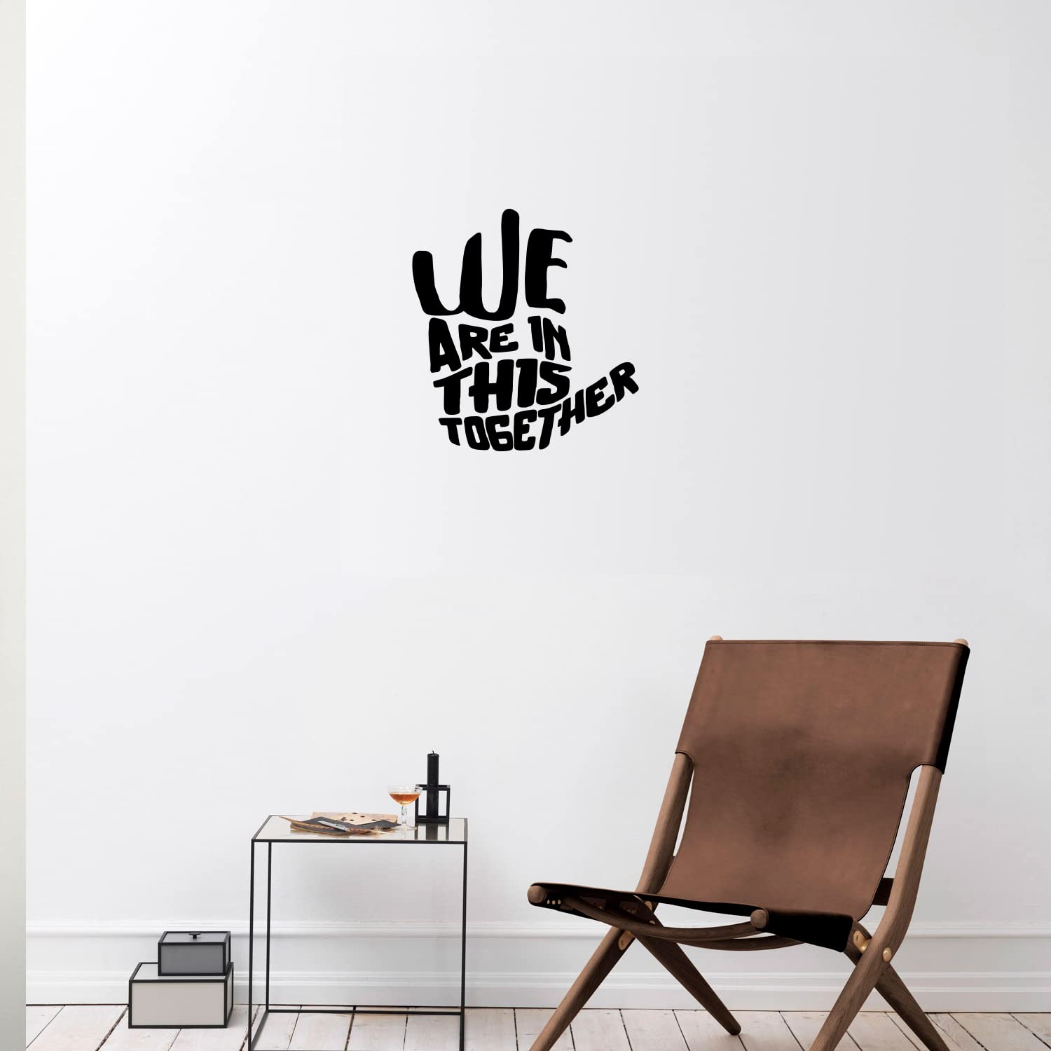 Autocollant Mural Citation Vinyle - 'A Friend Loves Us' (Amitié) - Décor Lettering FR11