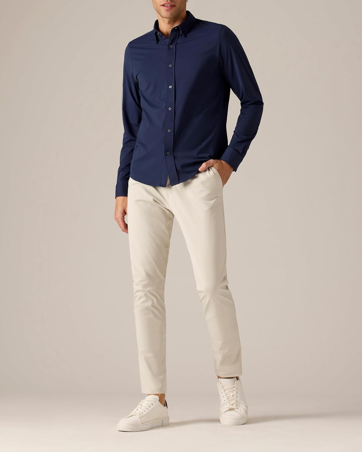 Rhone Camisa social masculina Commuter, slim fit, confortável, elástico em quatro direções, não amassa, antiodor em promoção! Veja a oferta e mais achadinhos de Camisas 2 Hoje é o melhor dia para comprar Rhone Camisa social masculina Commuter, slim fit, confortável, elástico em quatro direções, não amassa, antiodor com aquele preço maroto! Promoção! Aproveite a oferta! 2