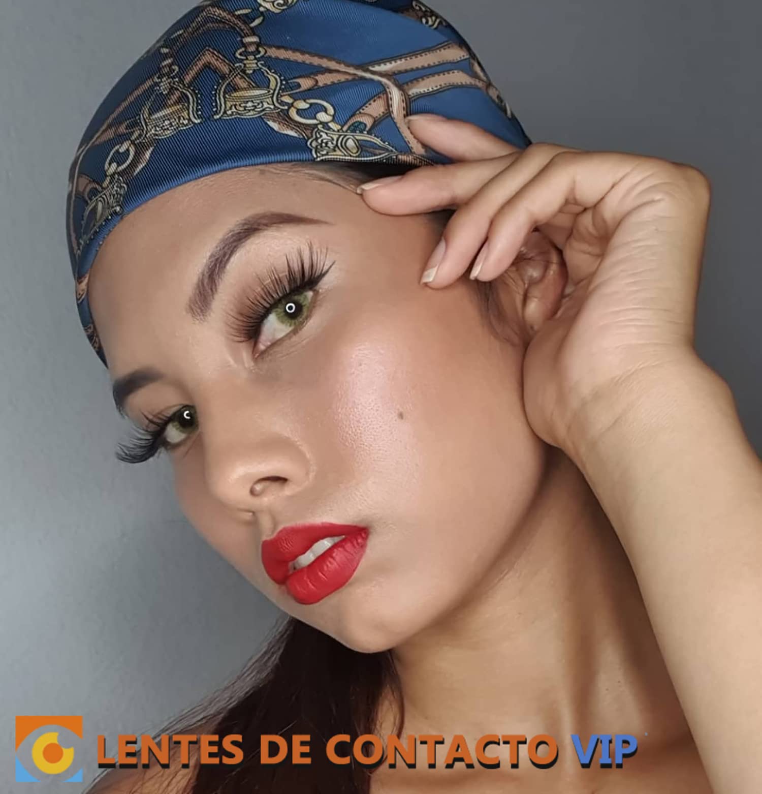 Lentillas de Contacto Color Verde Amielado Duración 1 Año + Kit de Accesorios Color Ámbar VIP (2 Piezas) Sin Aro de Definición